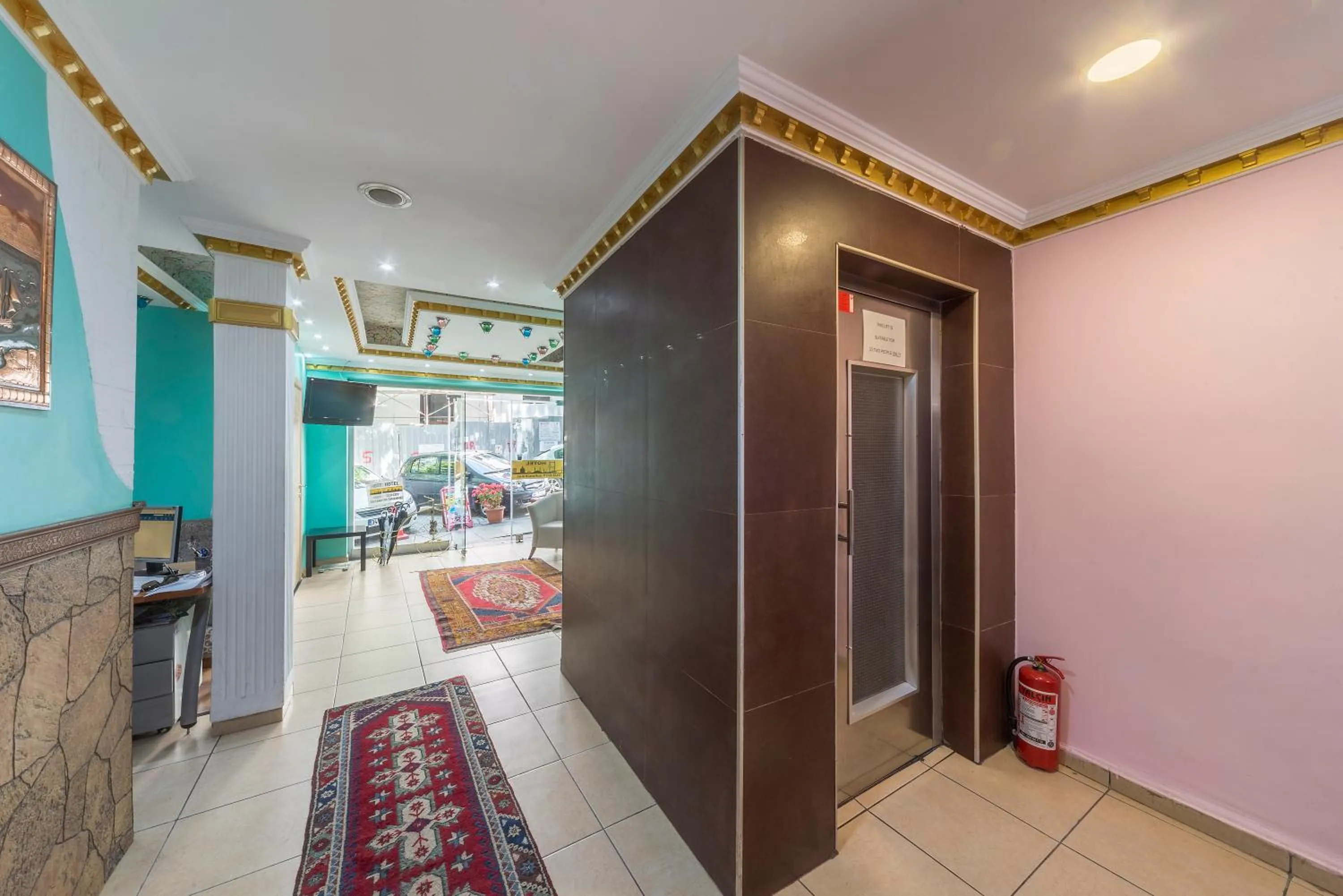 elevator, Bathroom in Old City Park Hotel
