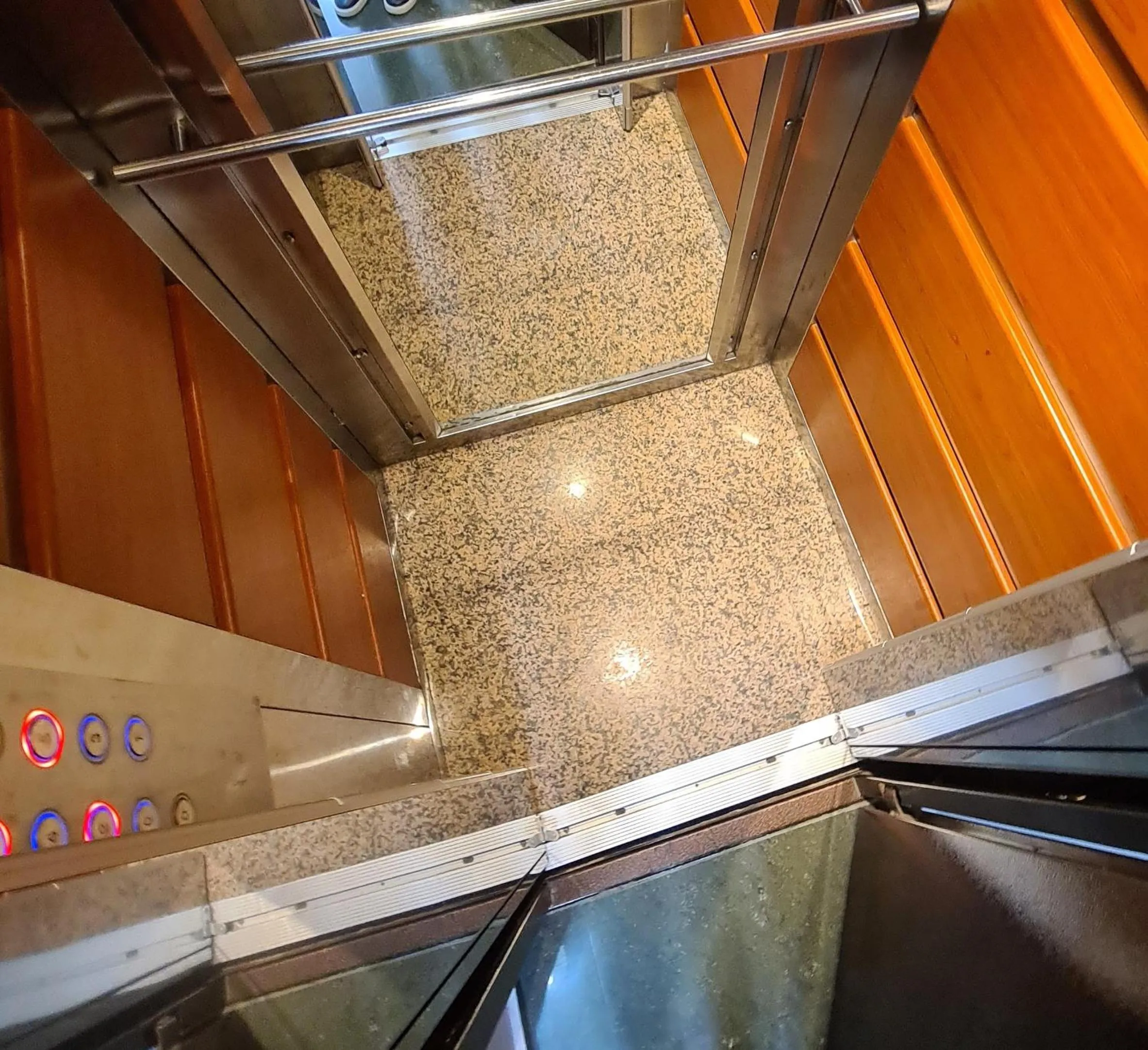 elevator, Swimming Pool in Old City Park Hotel