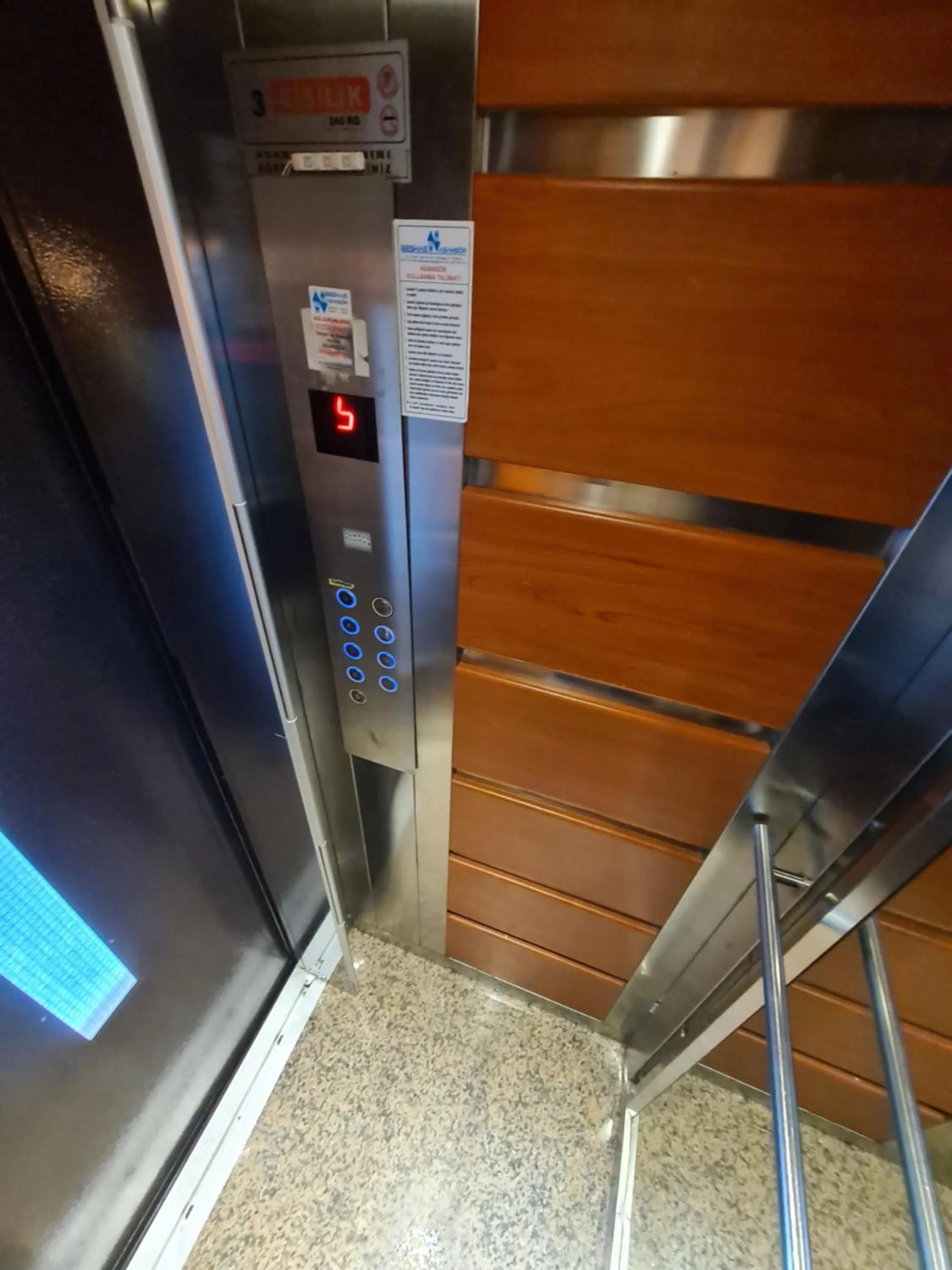 elevator in Old City Park Hotel