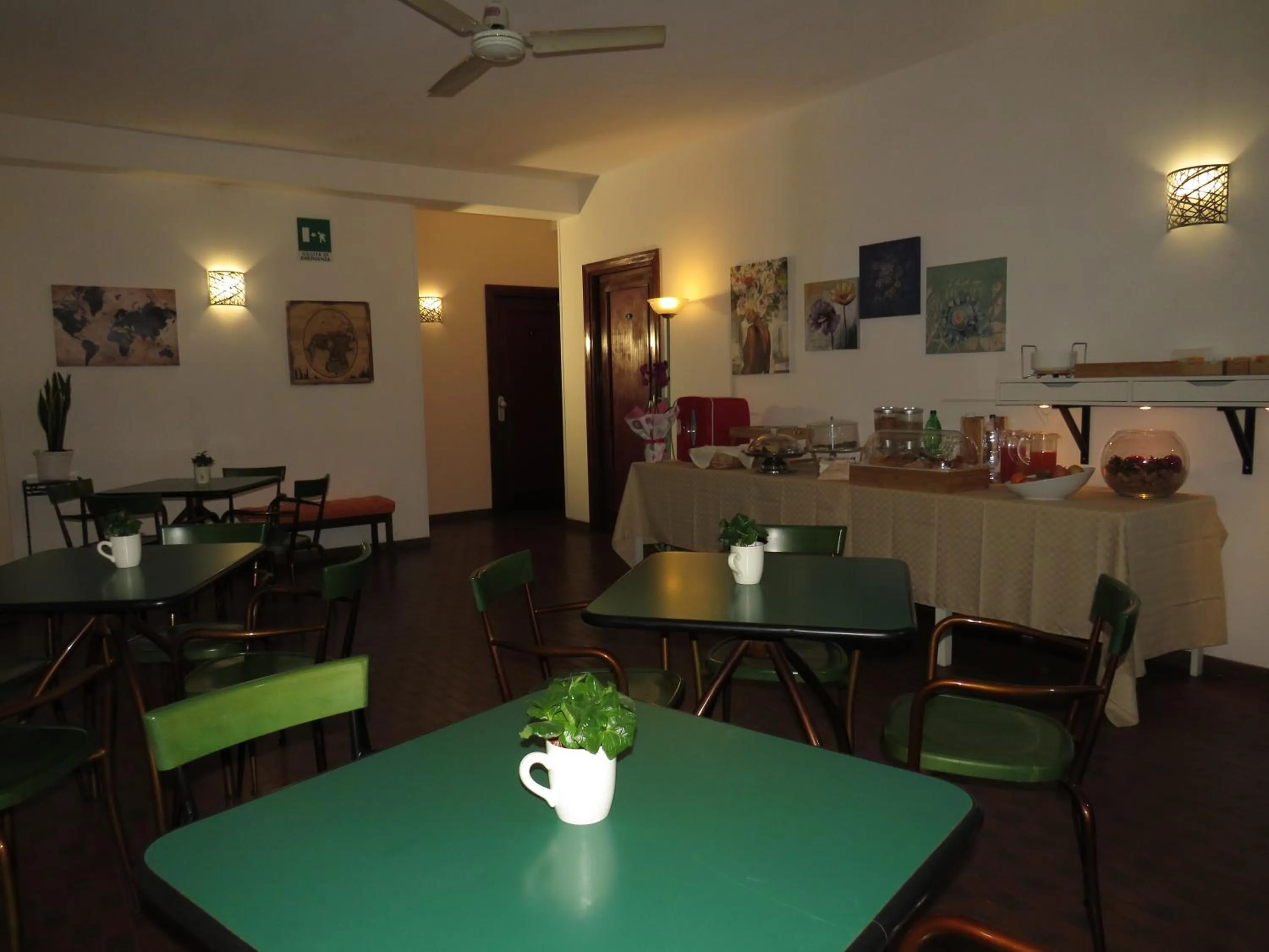 Restaurant/places to eat in Hotel San Michele