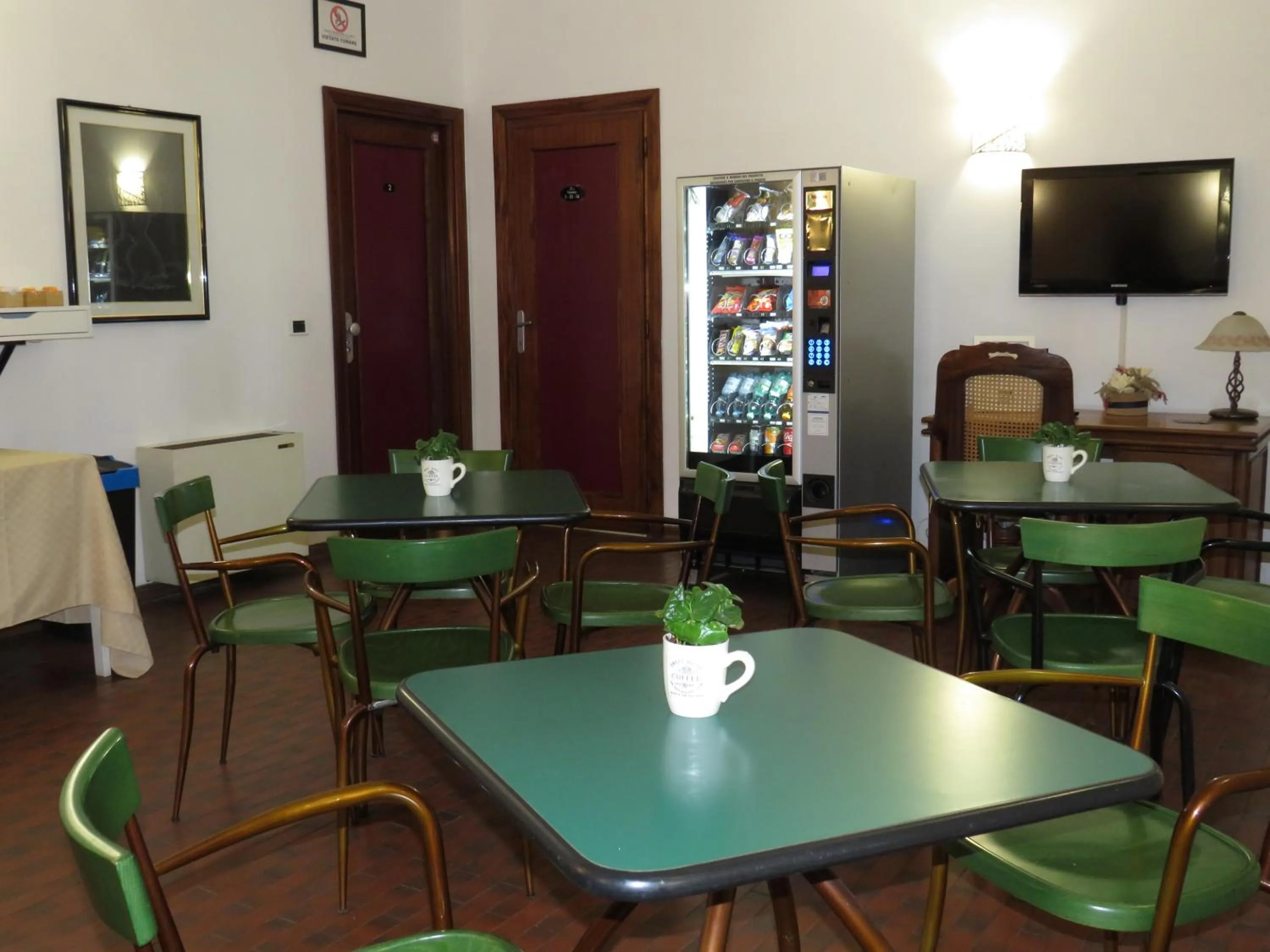 Restaurant/places to eat in Hotel San Michele