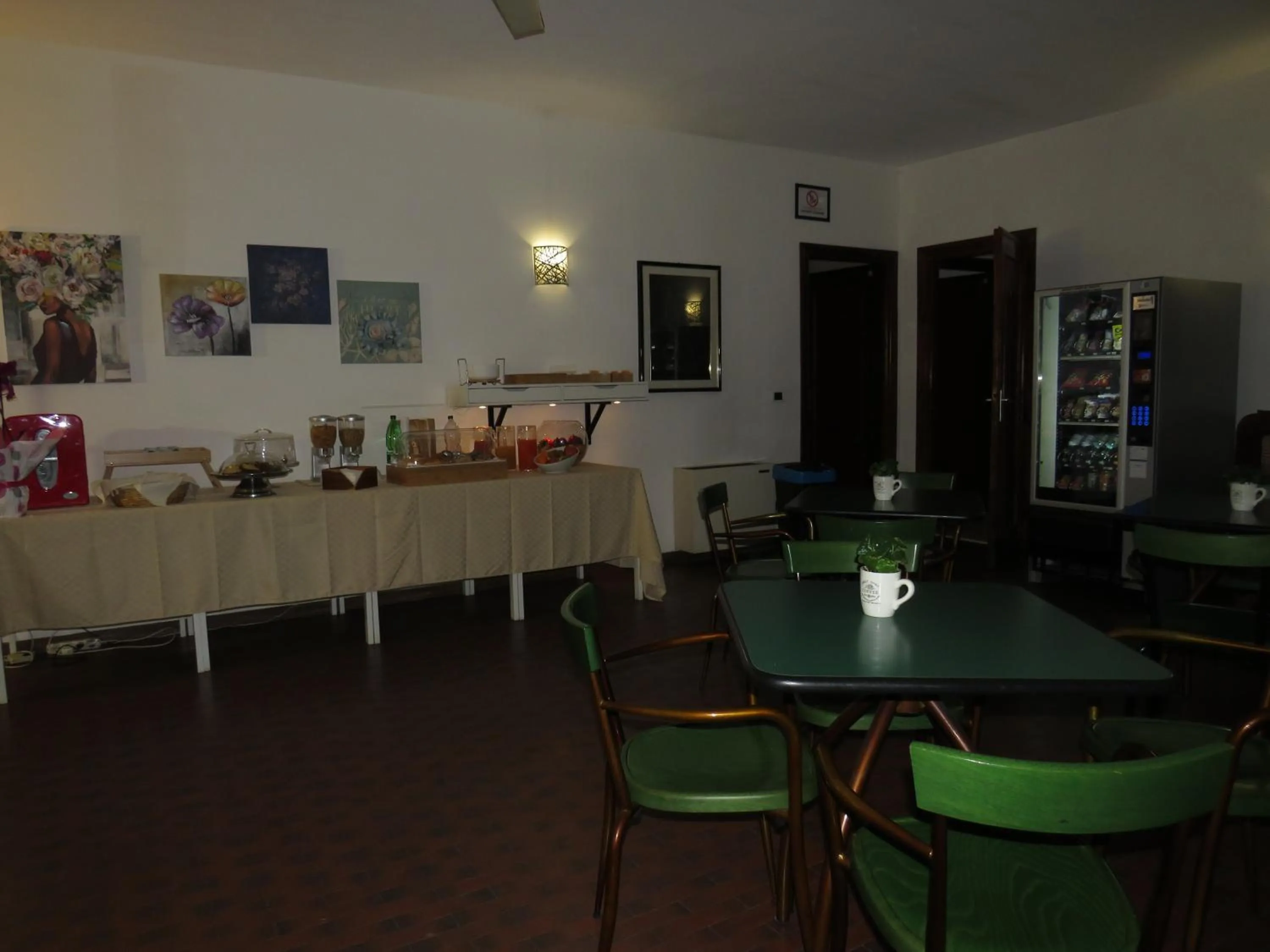 Restaurant/places to eat in Hotel San Michele