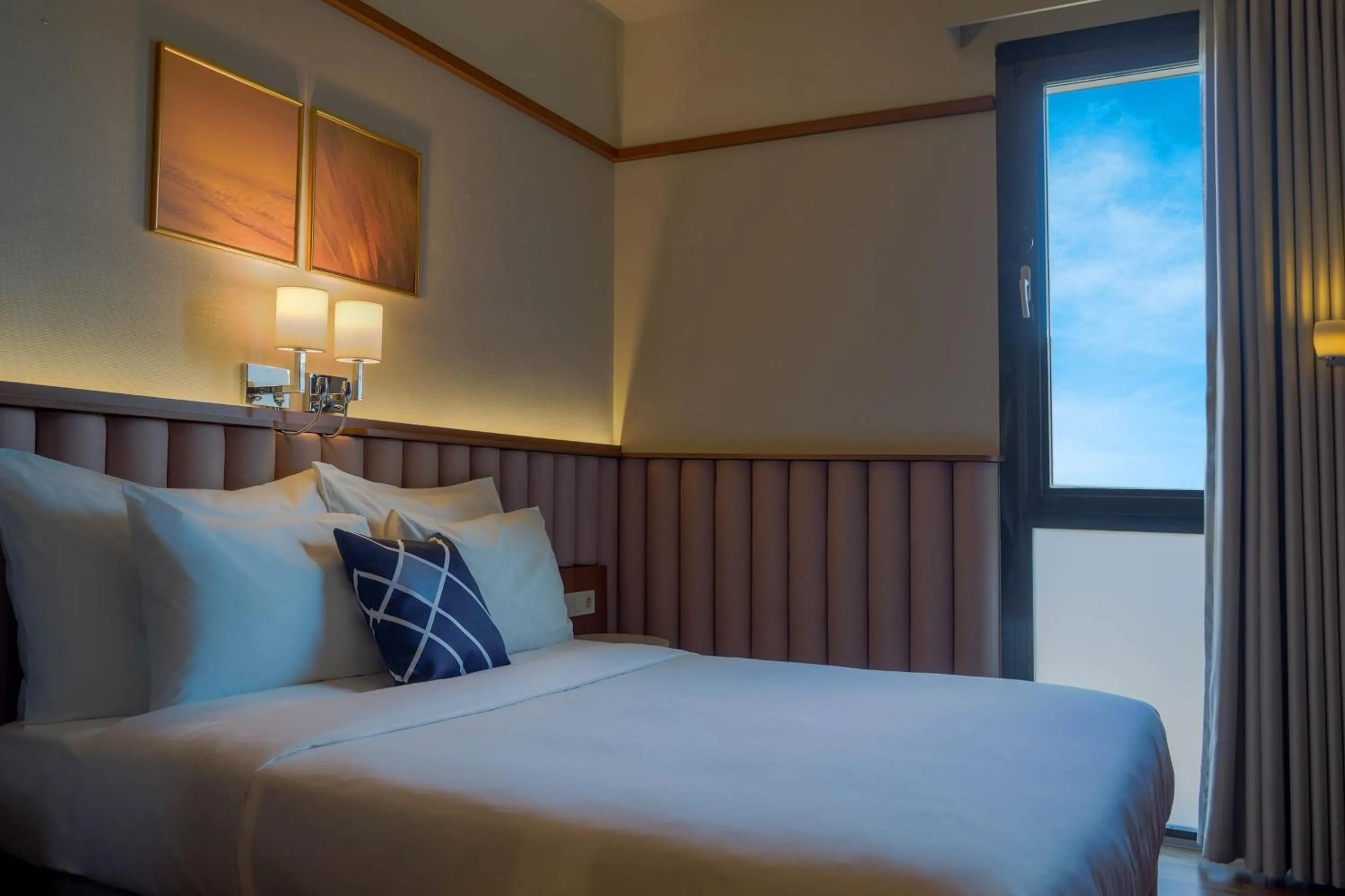 Photo of the whole room, Bed in Four Points Flex by Sheraton Bursa Nilüfer