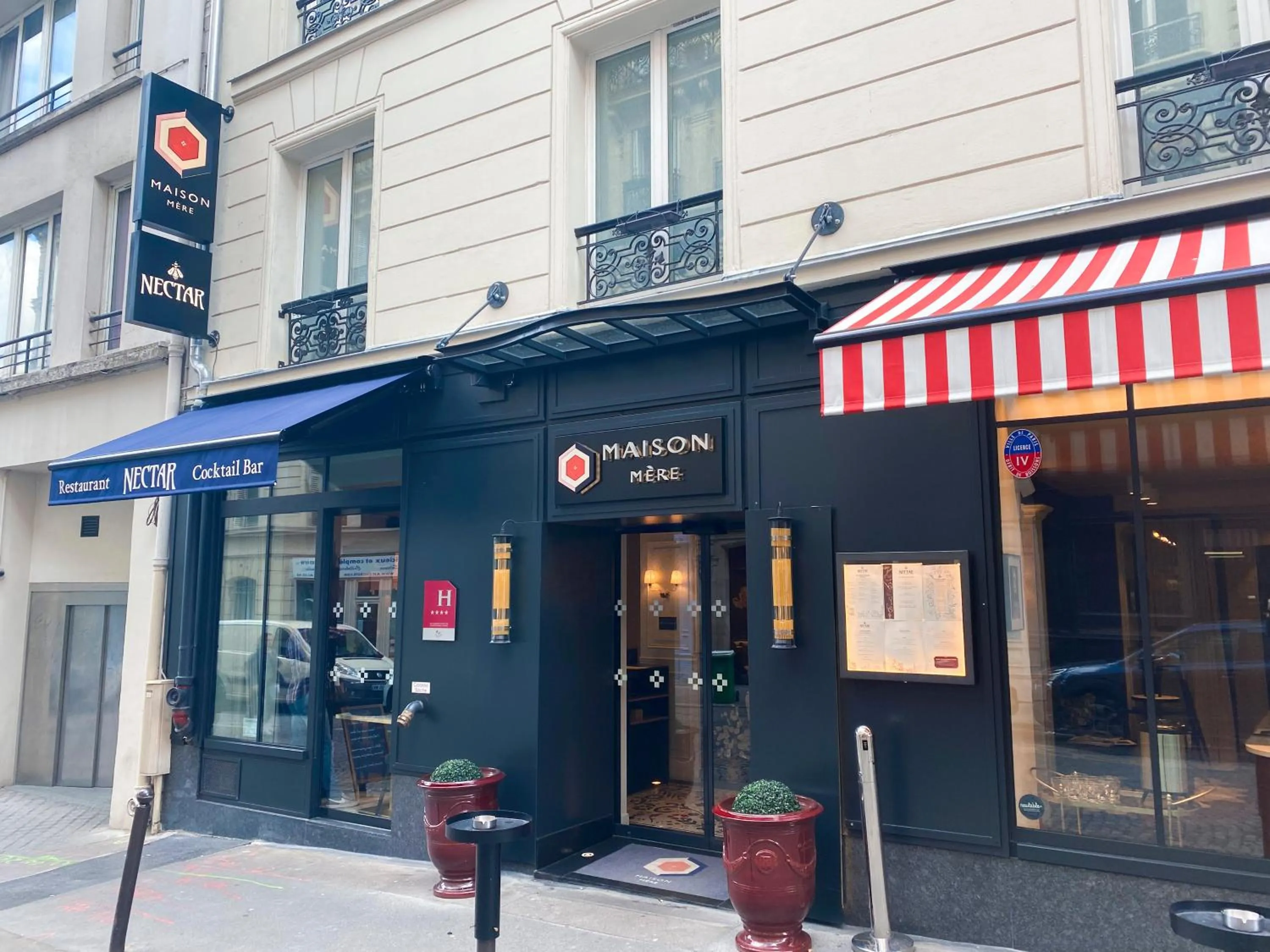 Facade/entrance in Maison Mère