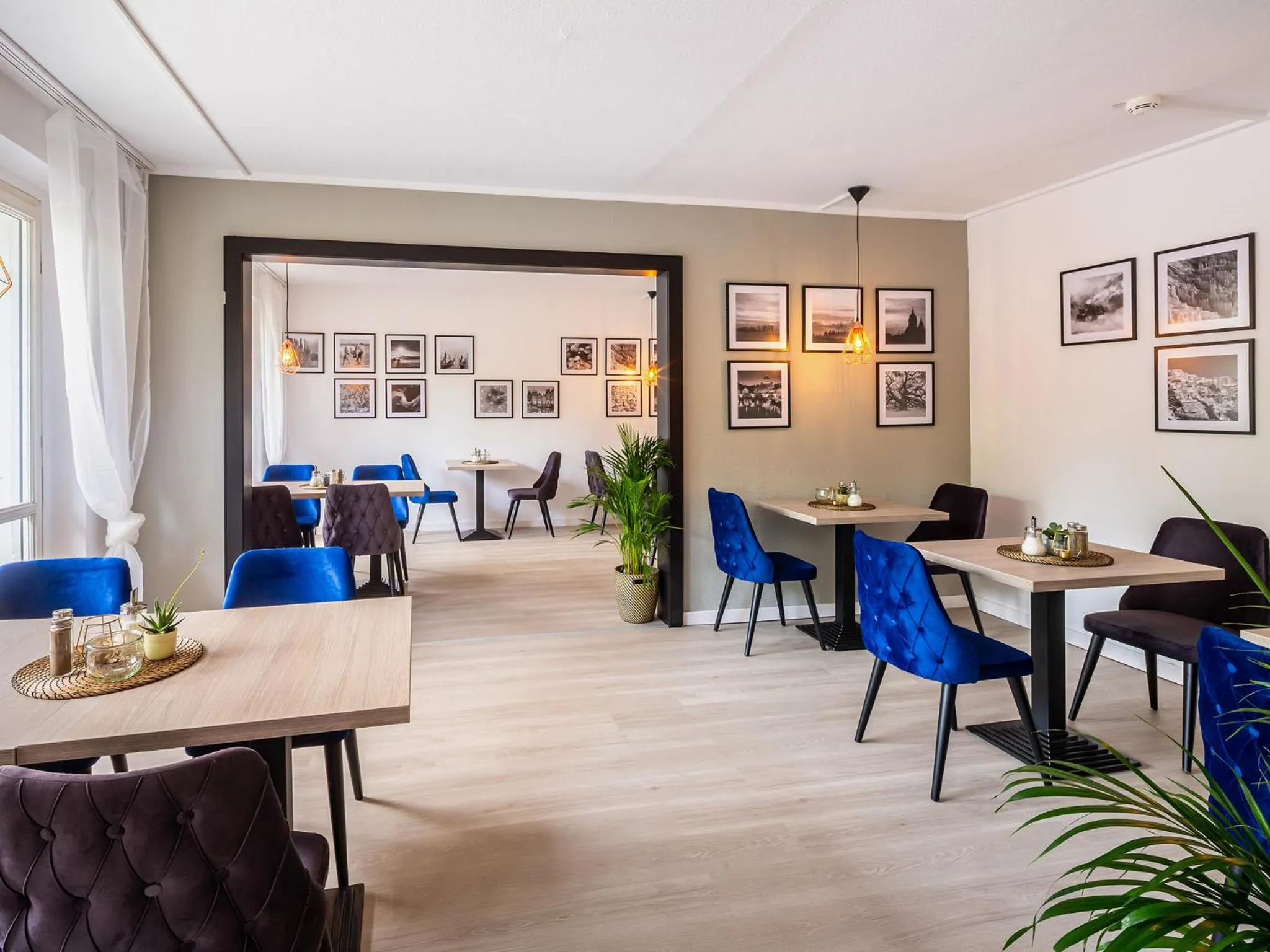 Restaurant/places to eat in DORMERO Hotel Weimar