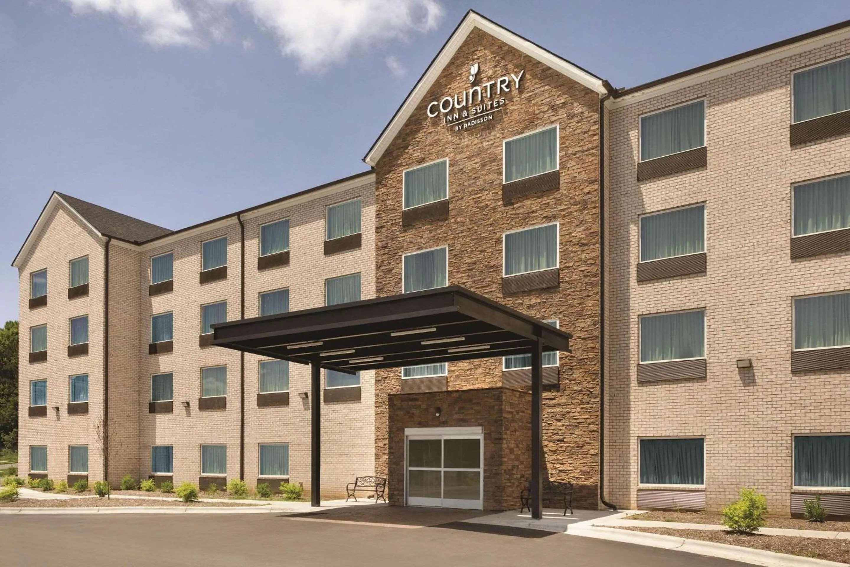 Property building in Country Inn & Suites by Radisson, Greensboro, NC