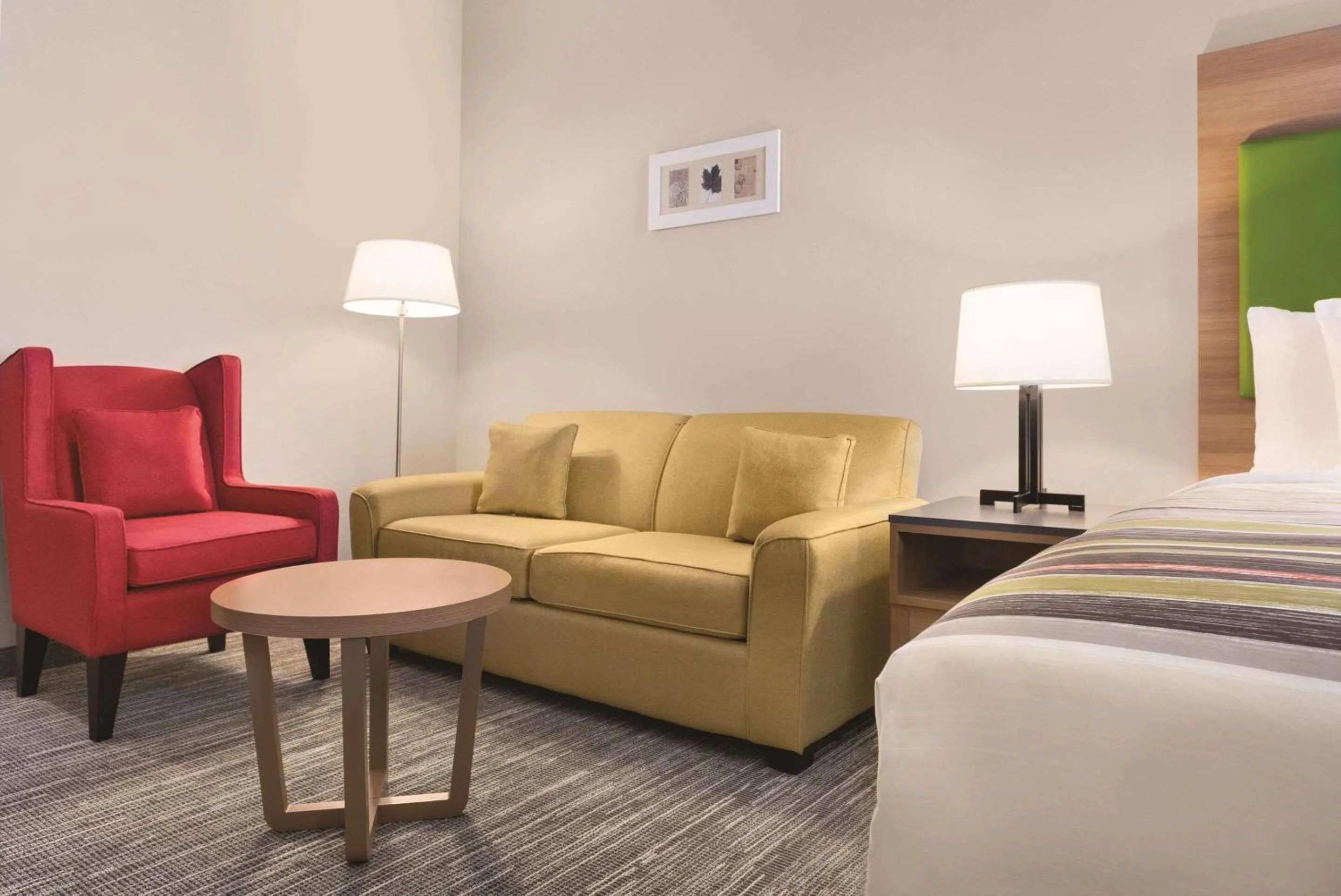 Bedroom in Country Inn & Suites by Radisson, Greensboro, NC