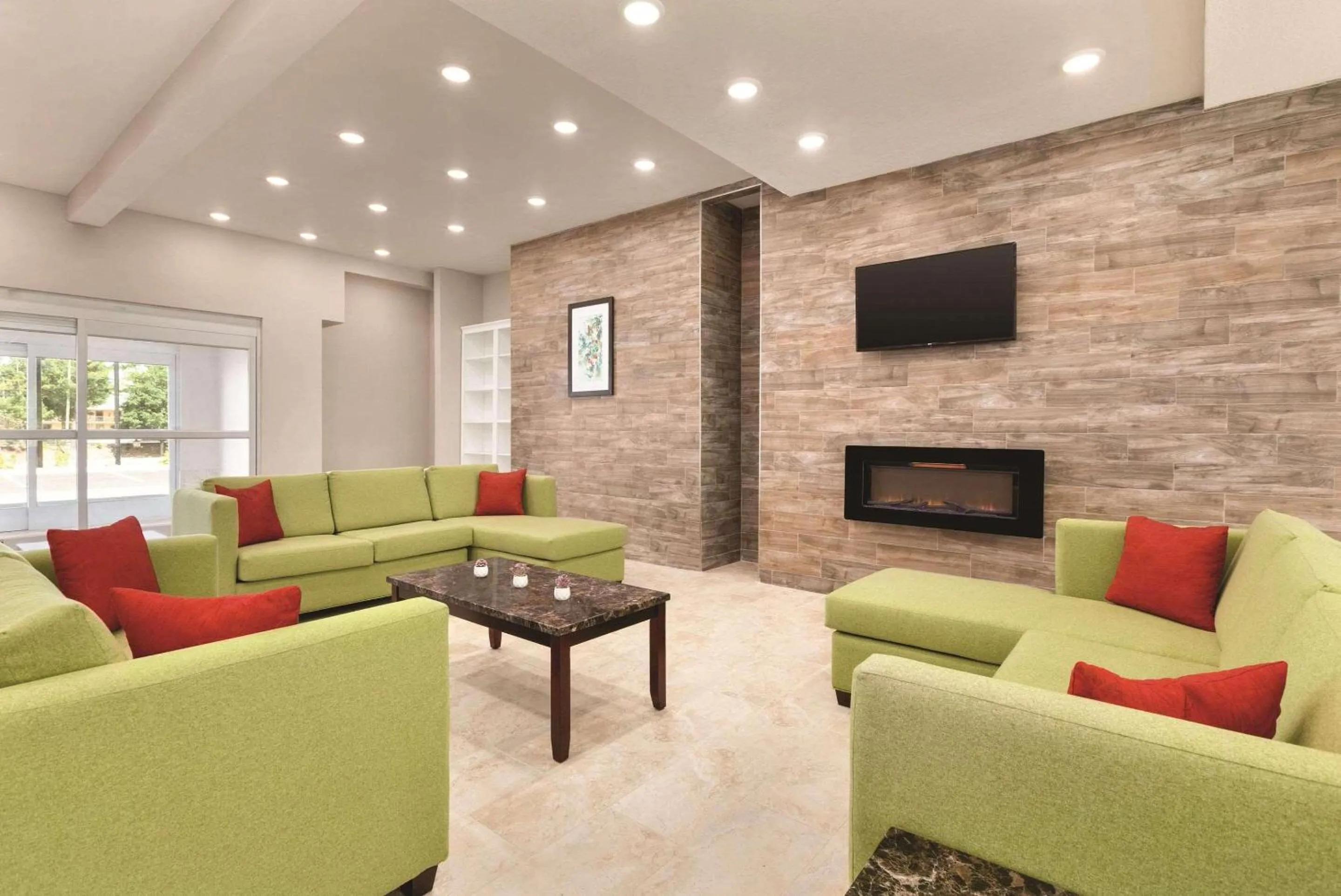 Lobby or reception in Country Inn & Suites by Radisson, Greensboro, NC