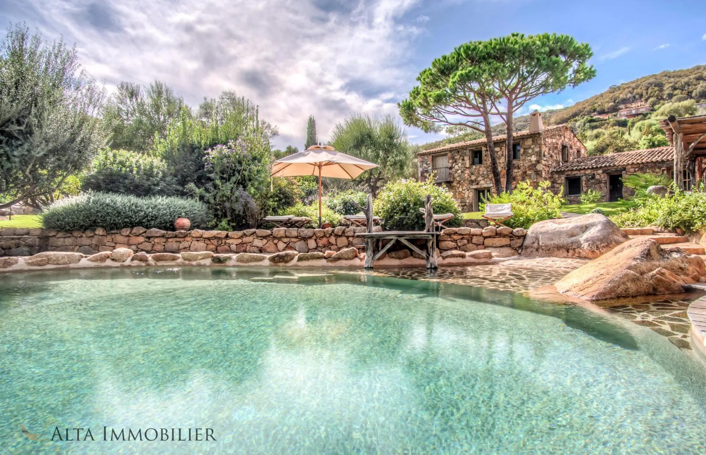 Pool view in Villa Serenita Pallombaggia