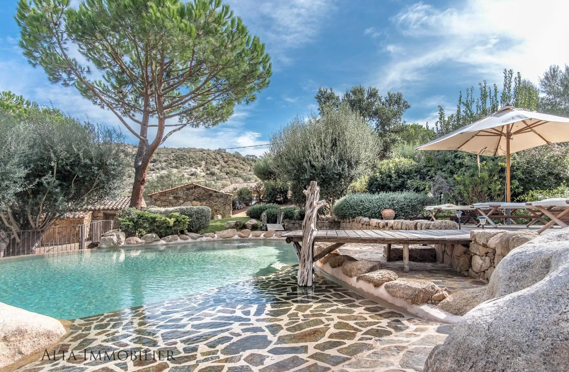 Pool view in Villa Serenita Pallombaggia