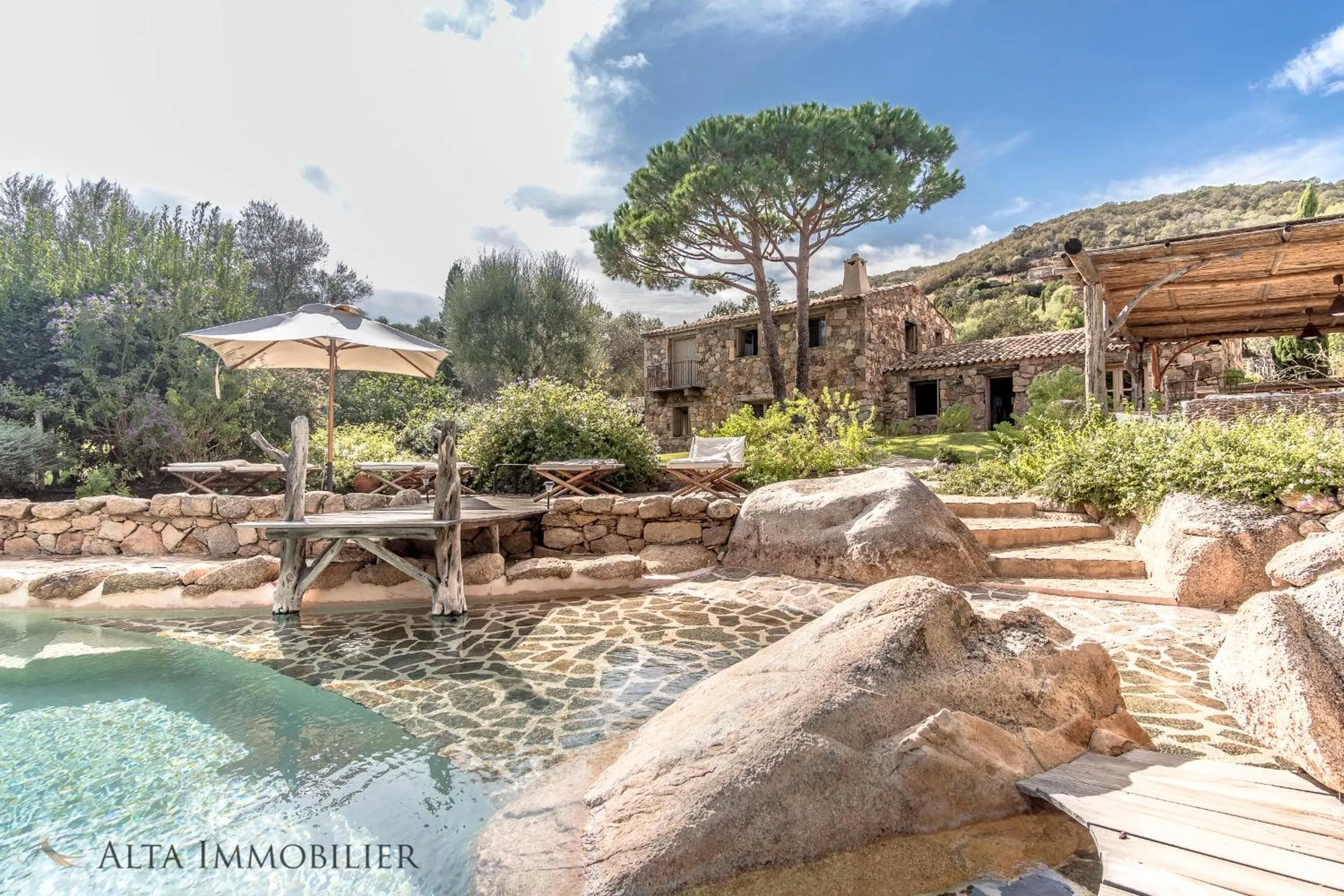 Pool view in Villa Serenita Pallombaggia