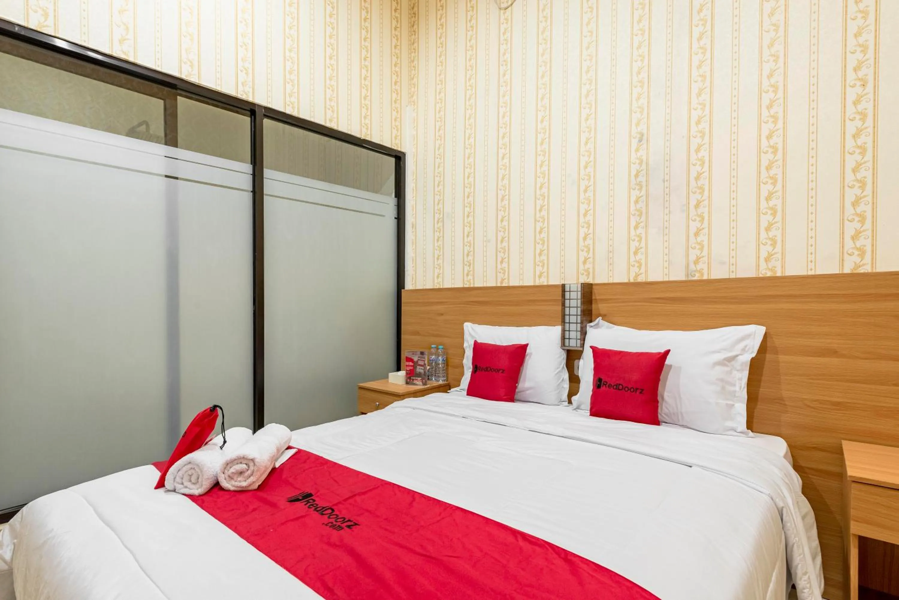 Bed in RedDoorz Syariah @ Danau Kerinci Sawojajar