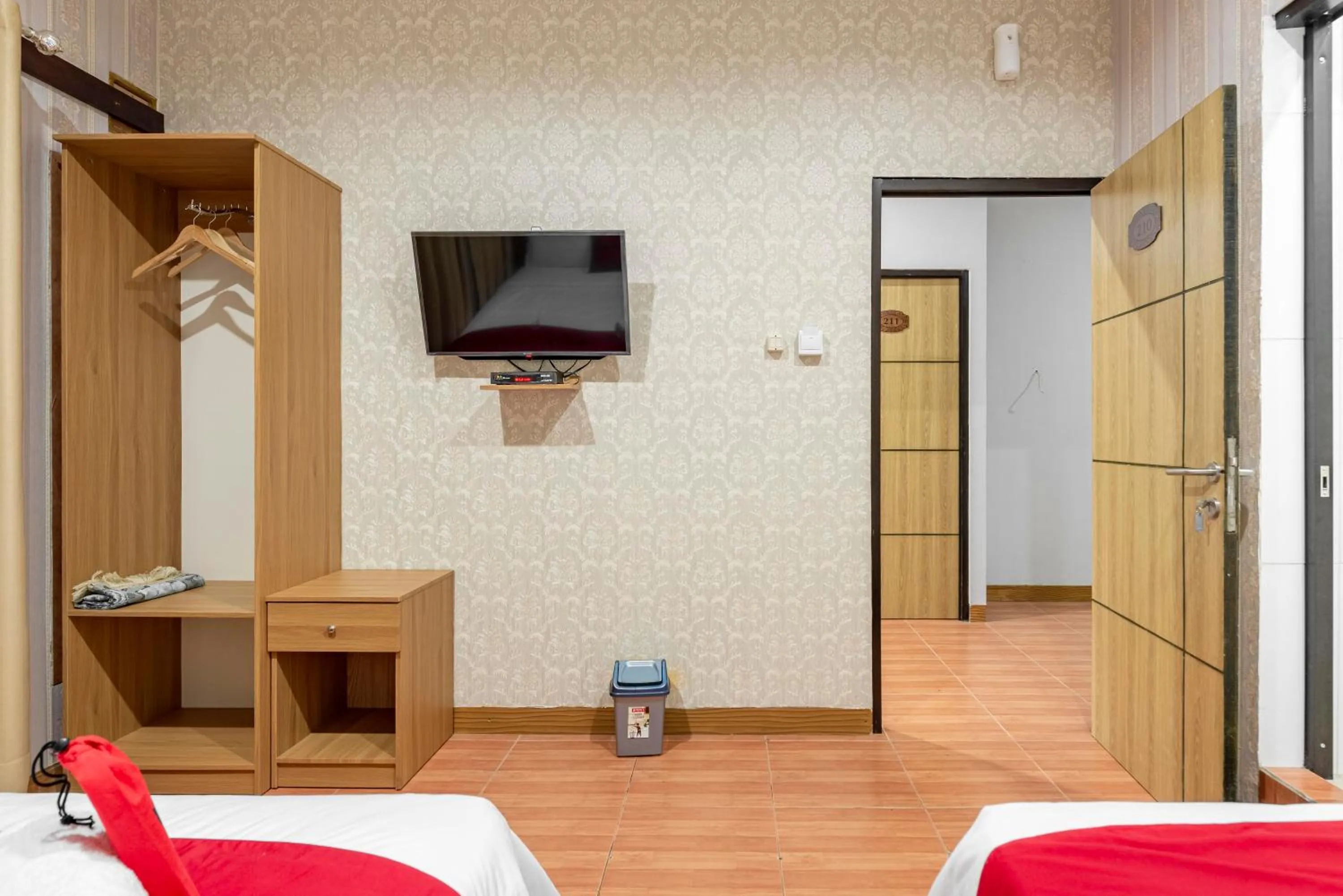 Bed in RedDoorz Syariah @ Danau Kerinci Sawojajar