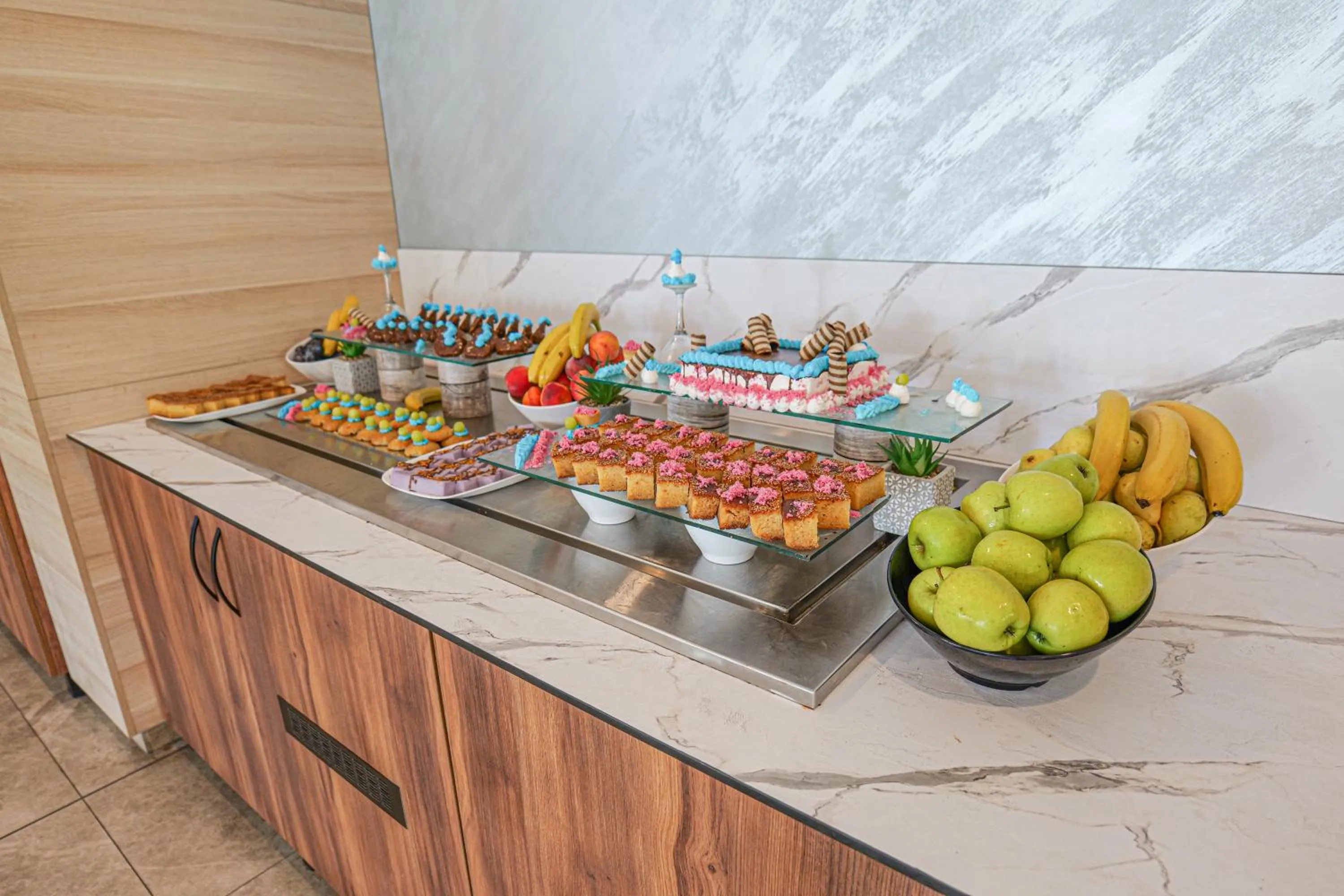 Food and drinks in Cinema Hotel