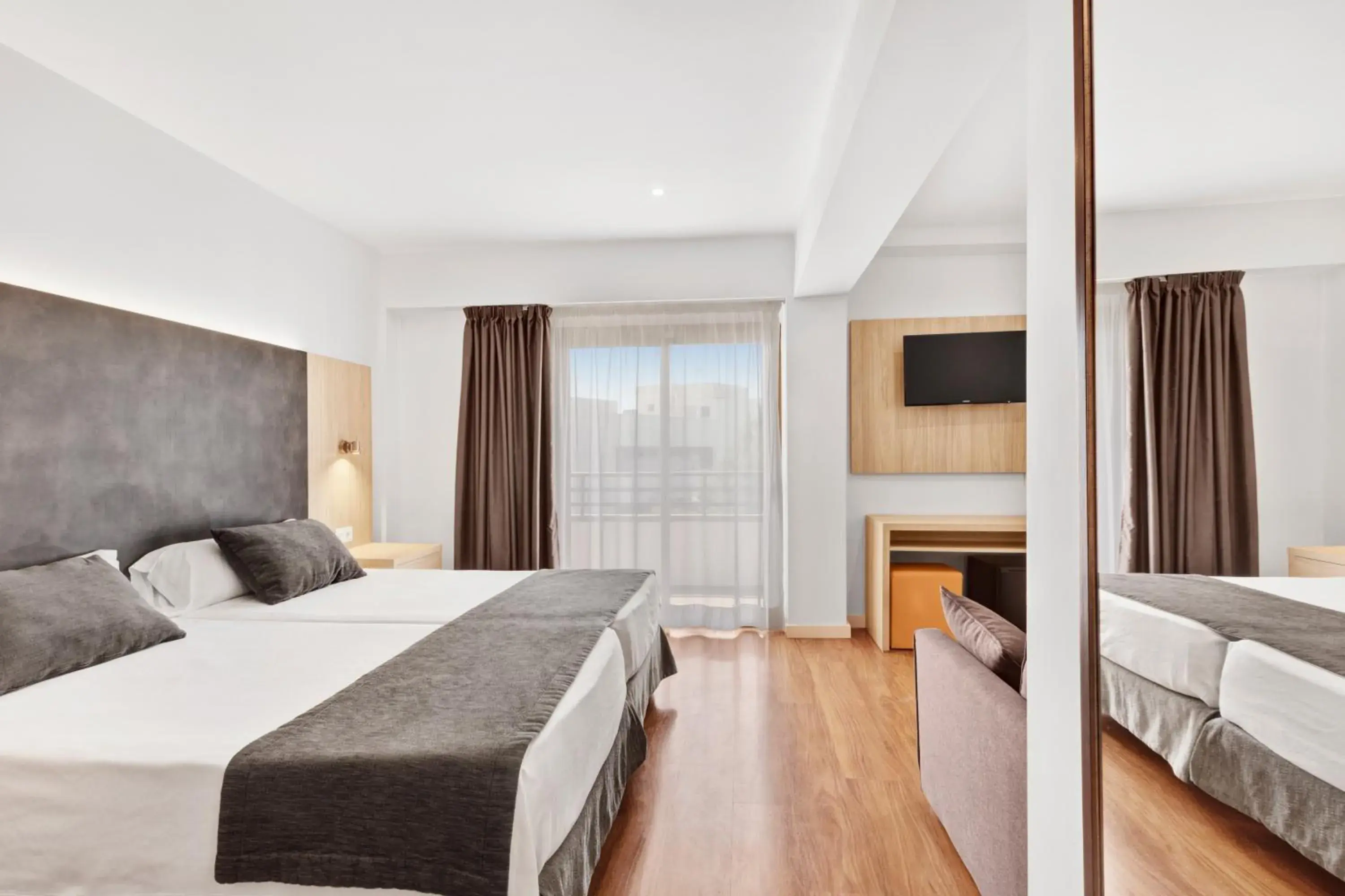 Triple Room with Balcony in Hotel Principe Wellness&Spa Triple Room with Balcony in Hotel Principe Wellness&Spa