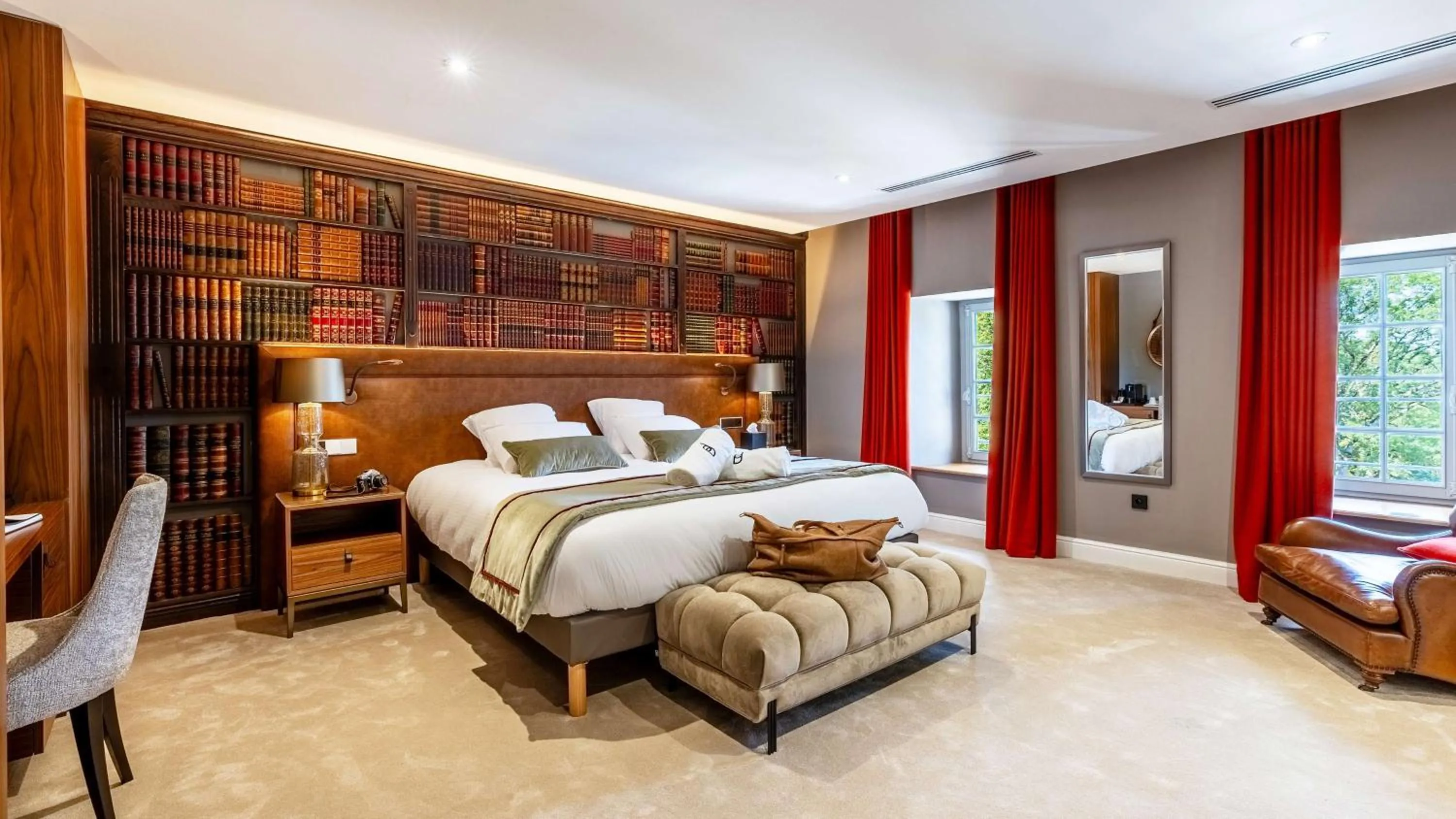 Bedroom, Bed in Domaine de Dolomieu Hotel & Spa - BW Premier Collection