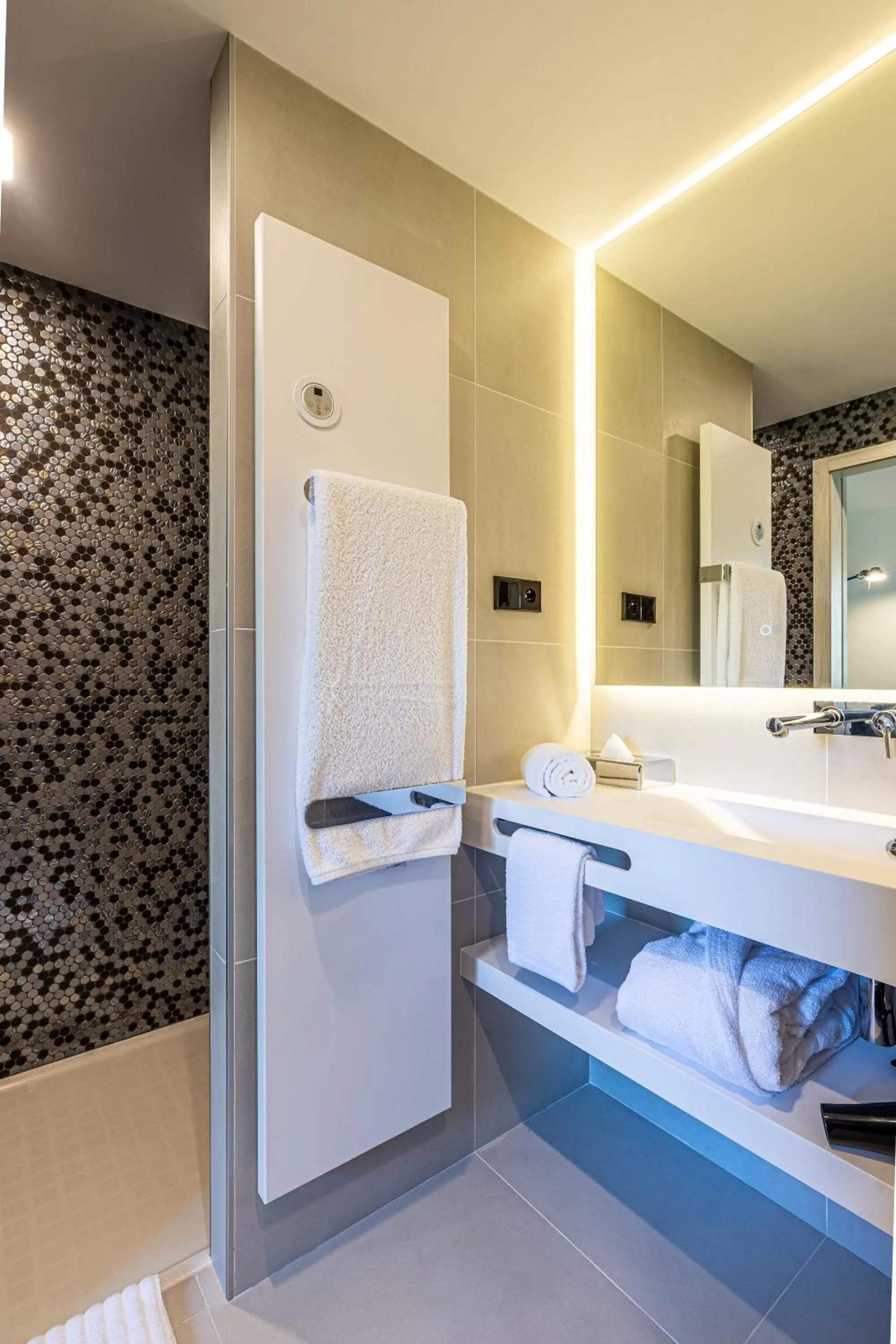 Bathroom in Domaine de Dolomieu Hotel & Spa - BW Premier Collection