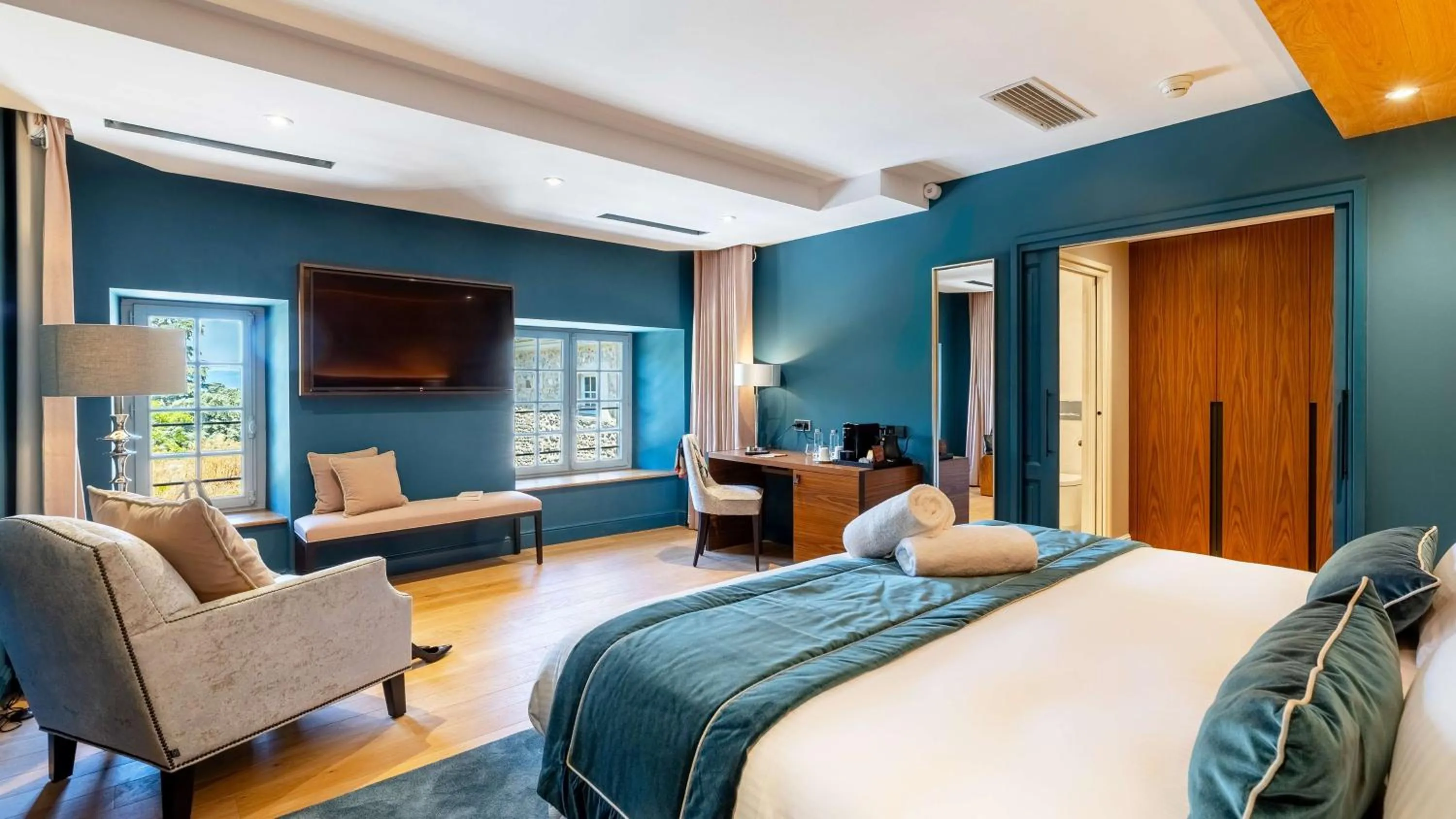 Bedroom, Bed in Domaine de Dolomieu Hotel & Spa - BW Premier Collection