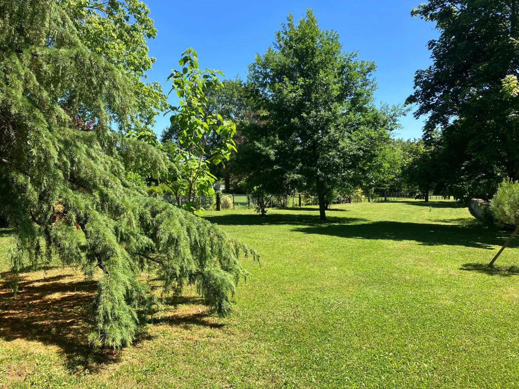 Garden in Le Clos De Quintaine Chambres d'Hôtes