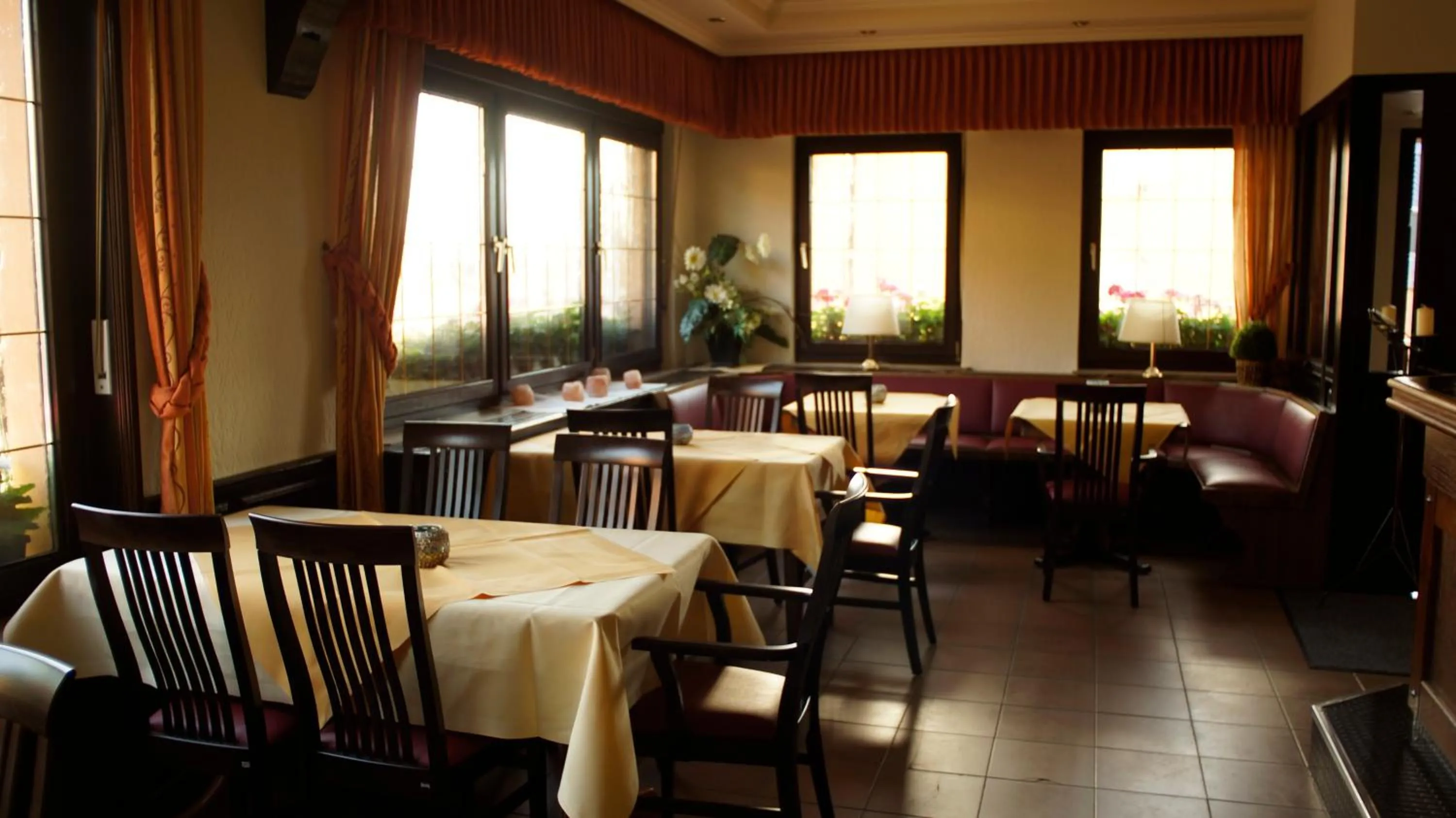 Restaurant/places to eat in Hotel Rosenflora