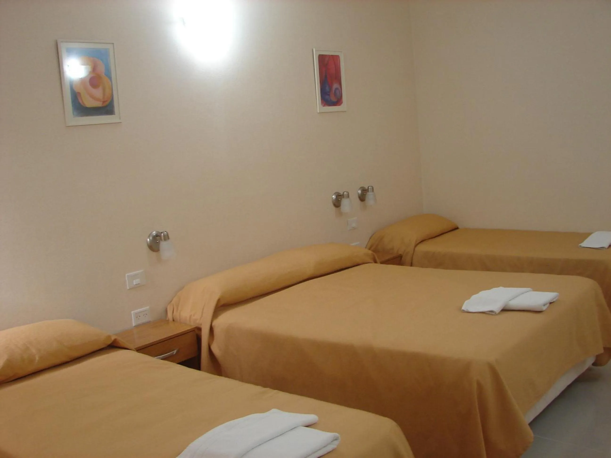 Photo of the whole room, Bed in Cheltum Hotel