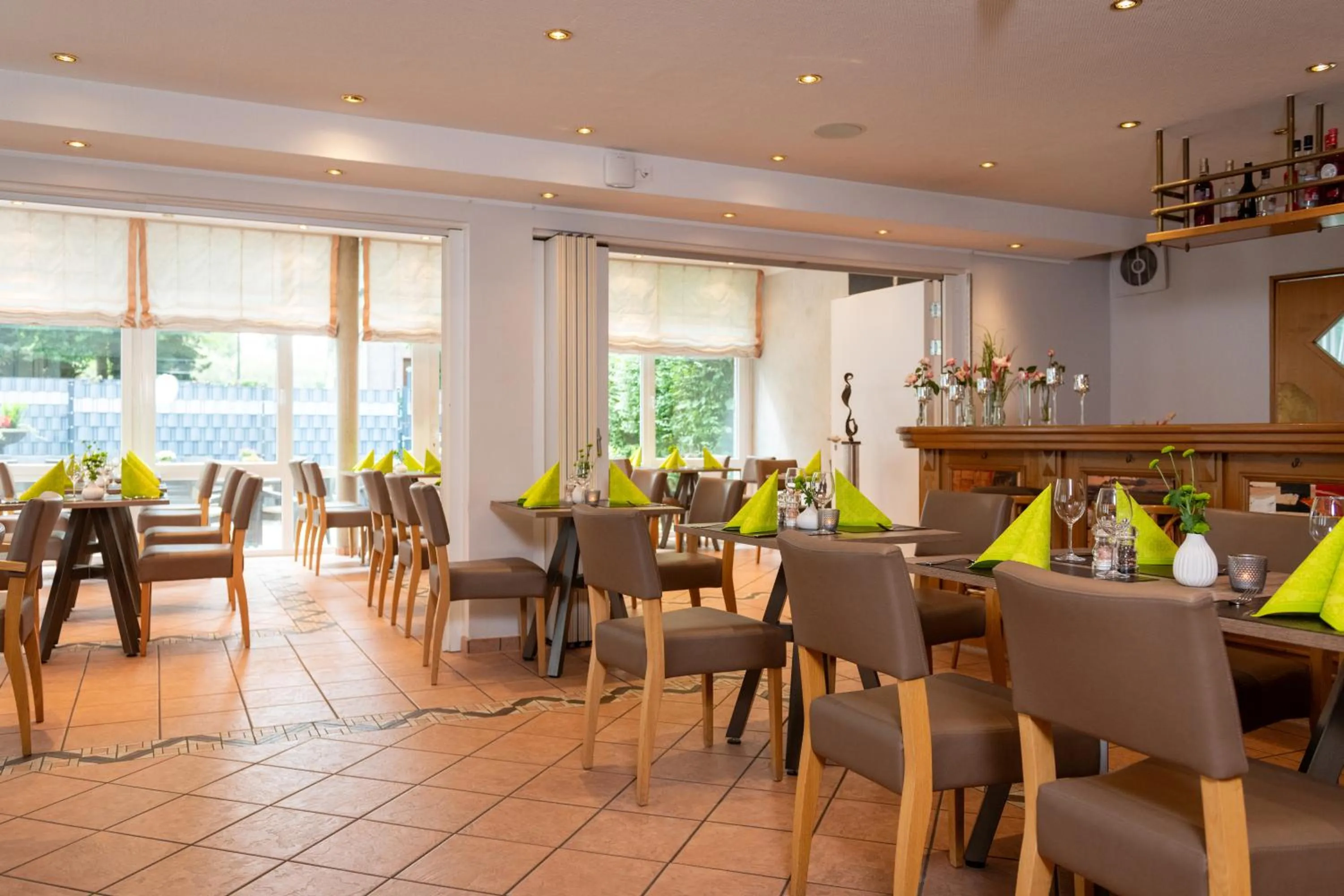 Restaurant/places to eat in Art Hotel Aachen