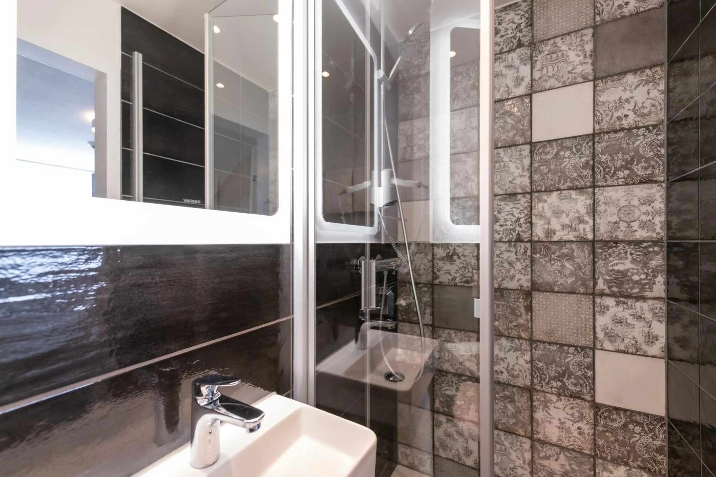 Bathroom in Art Hotel Aachen