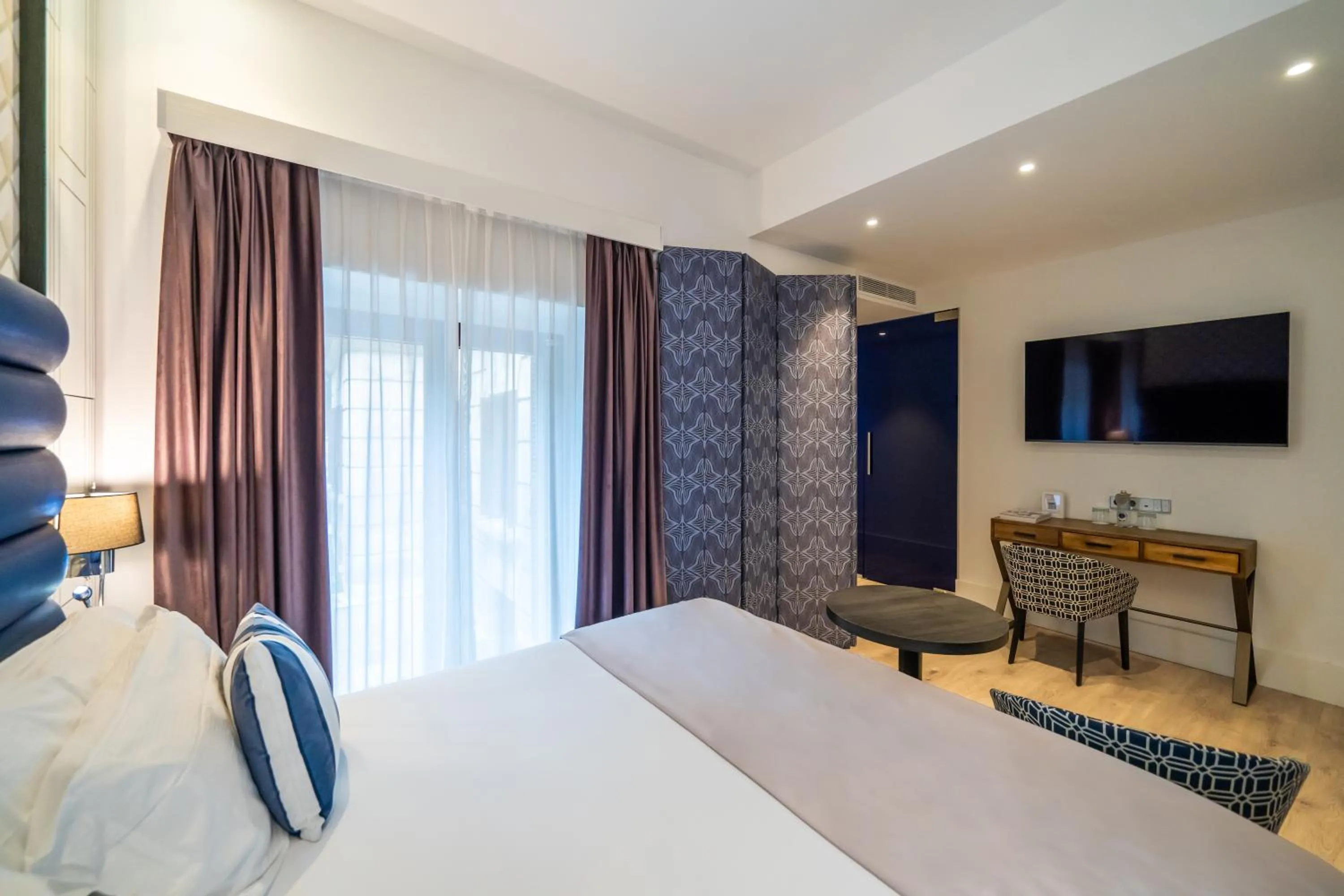 Photo of the whole room, Bed in Abba San Sebastián Hotel