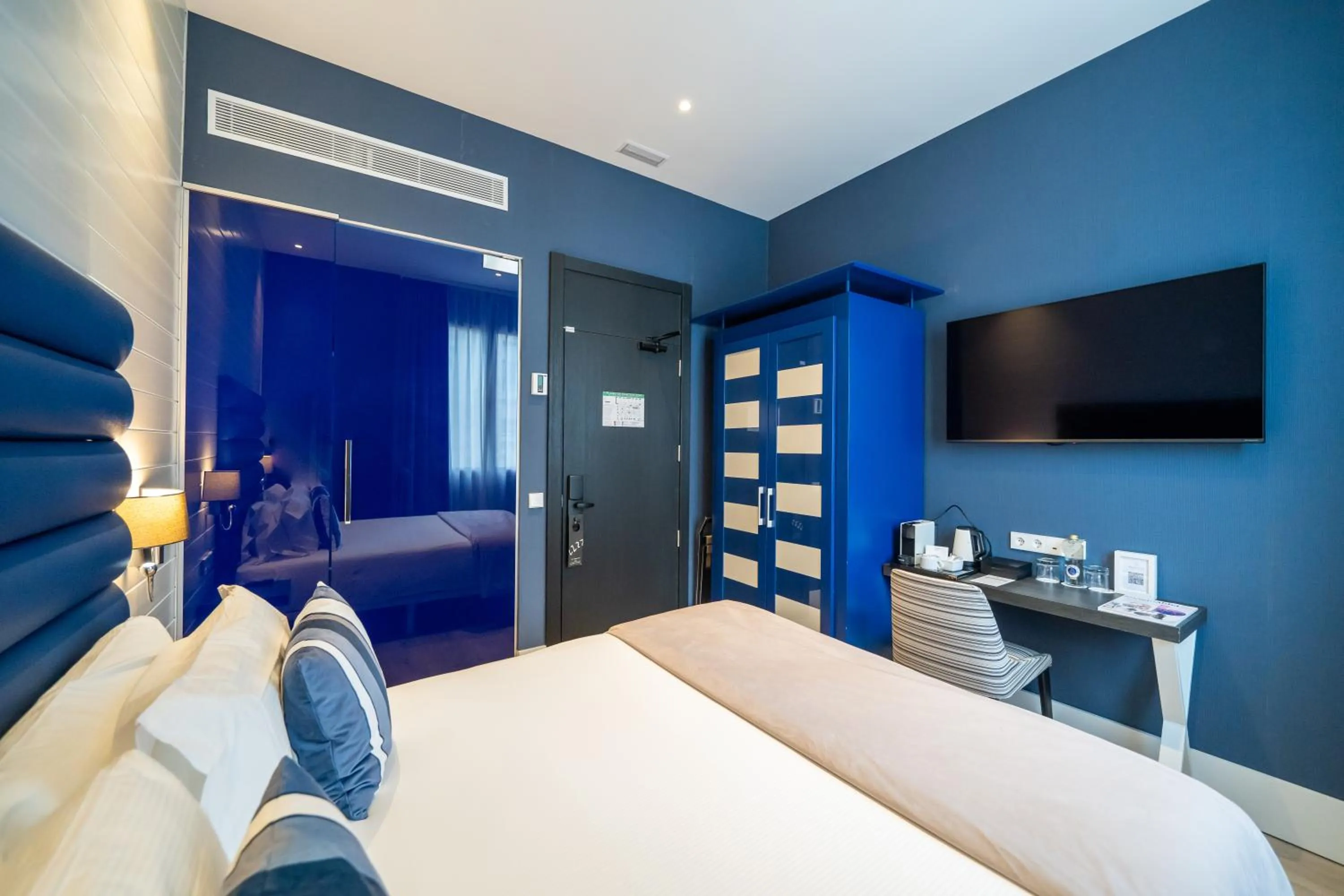 Bed in Abba San Sebastián Hotel