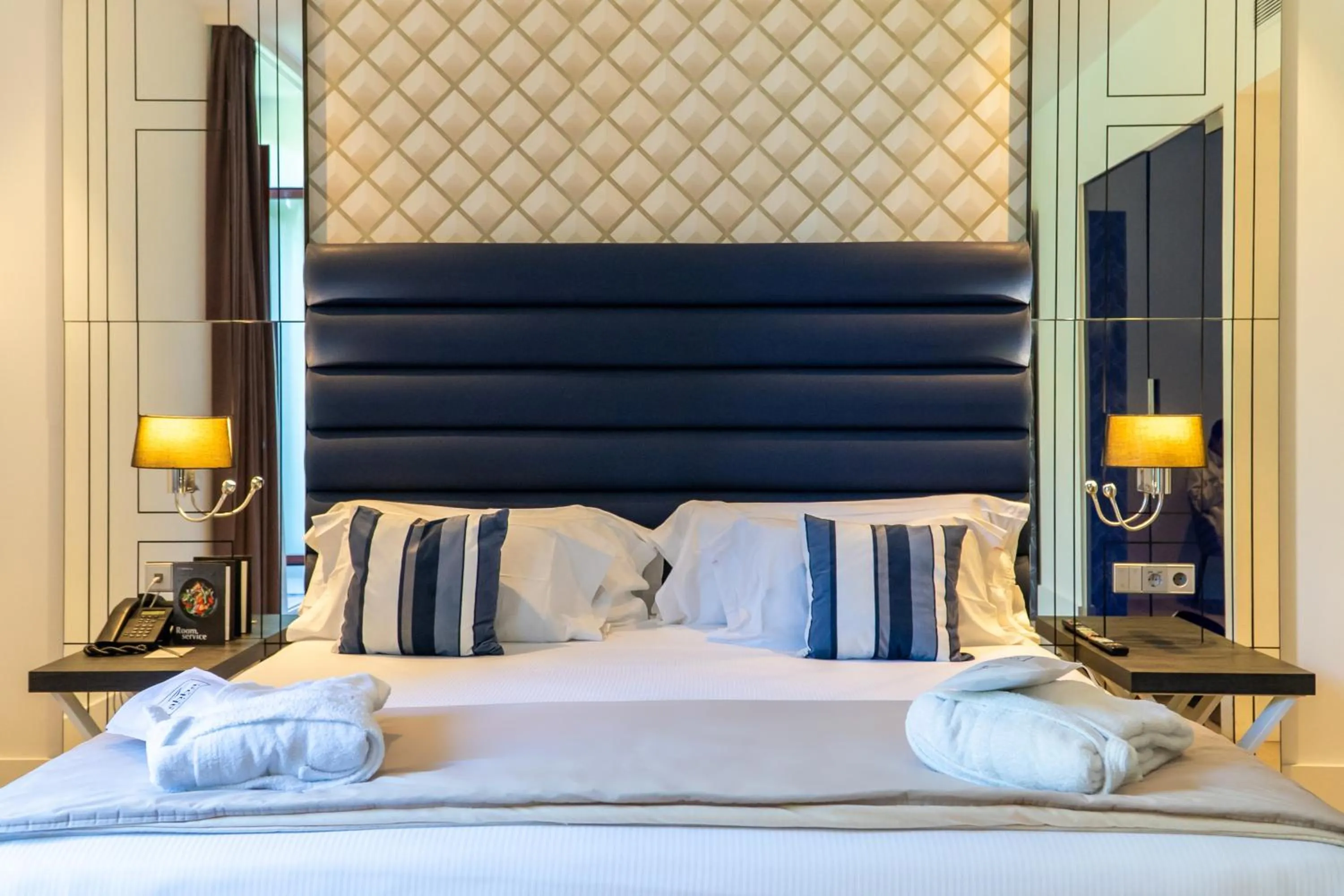 Bedroom, Bed in Abba San Sebastián Hotel