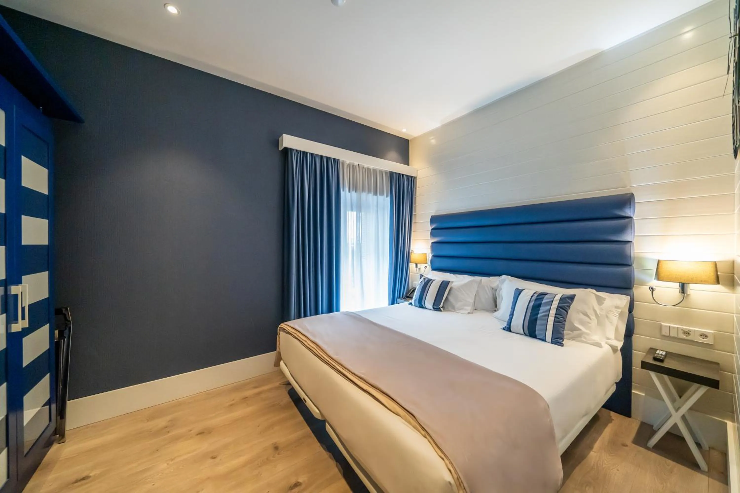 Bedroom, Bed in Abba San Sebastián Hotel