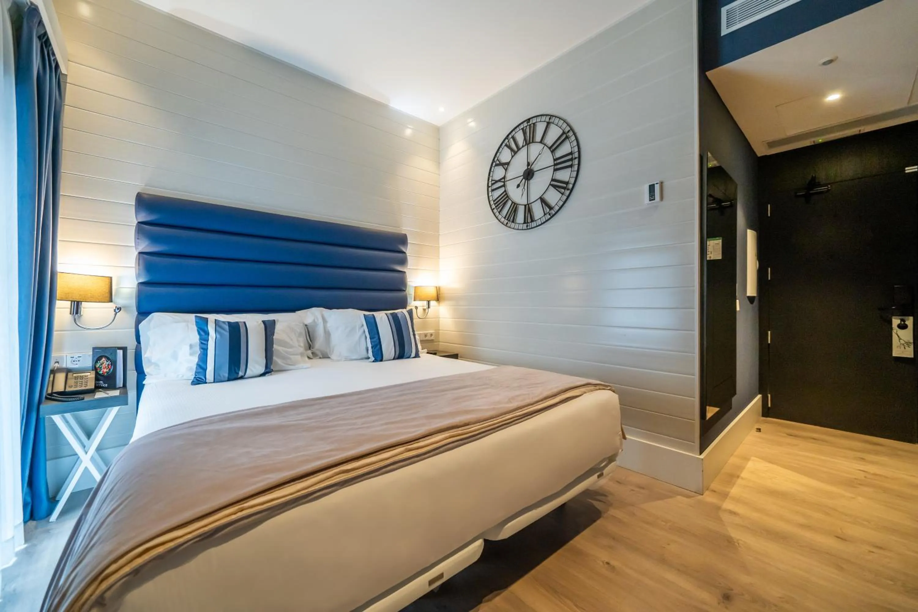 Bedroom, Bed in Abba San Sebastián Hotel