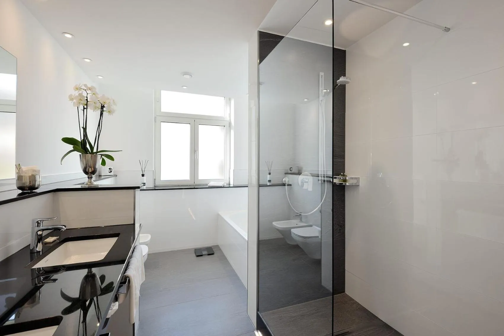 Shower in Kastens Hotel Luisenhof