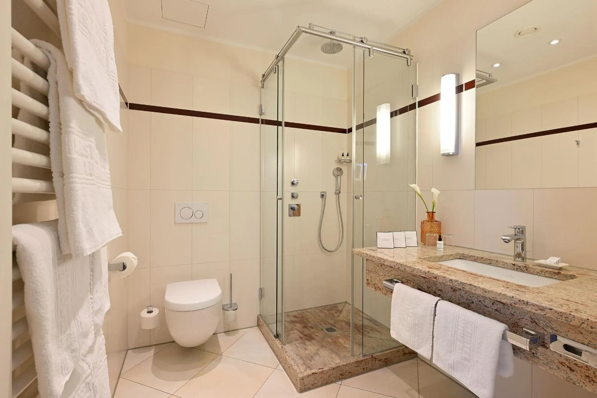 Shower in Kastens Hotel Luisenhof