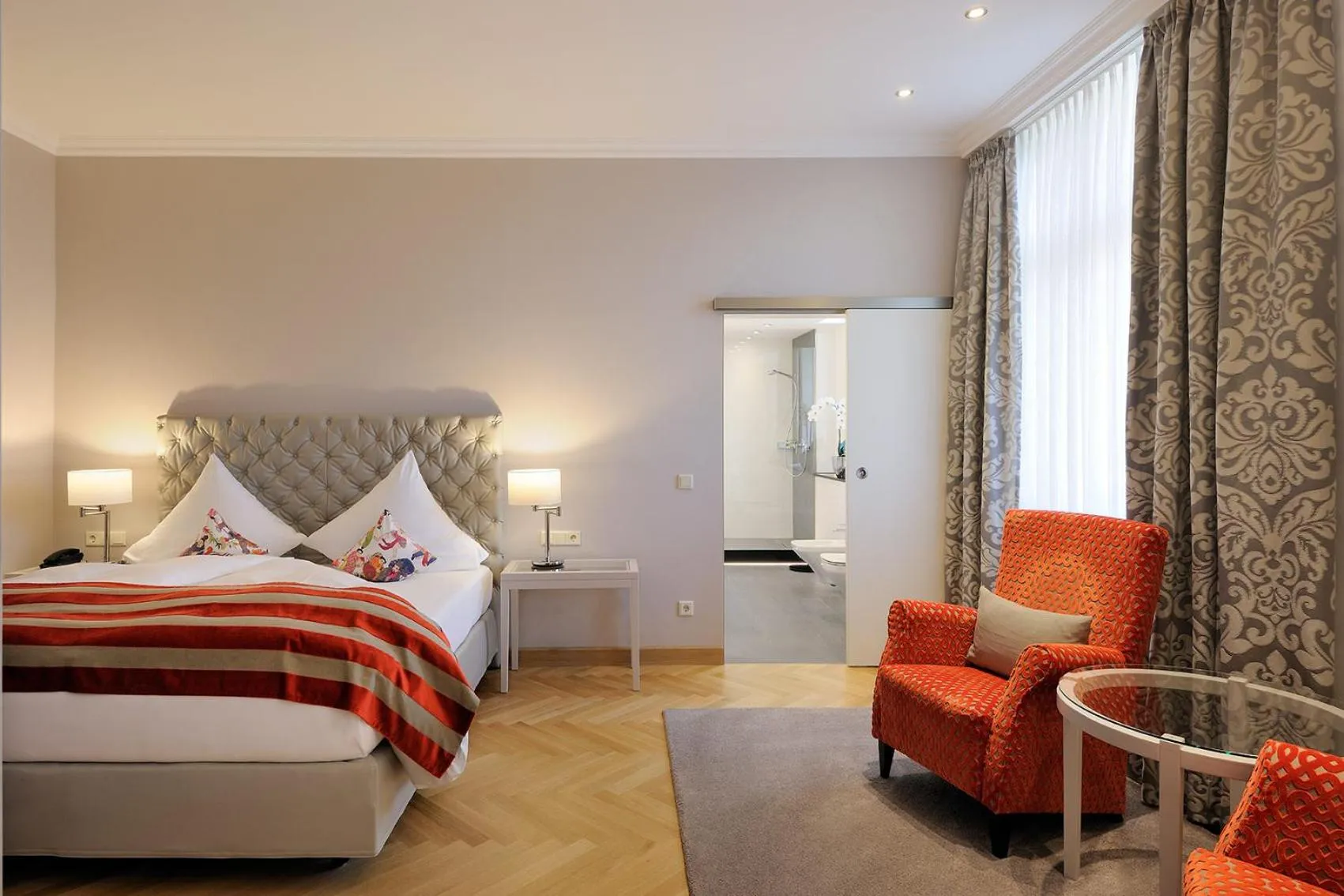 Bed in Kastens Hotel Luisenhof