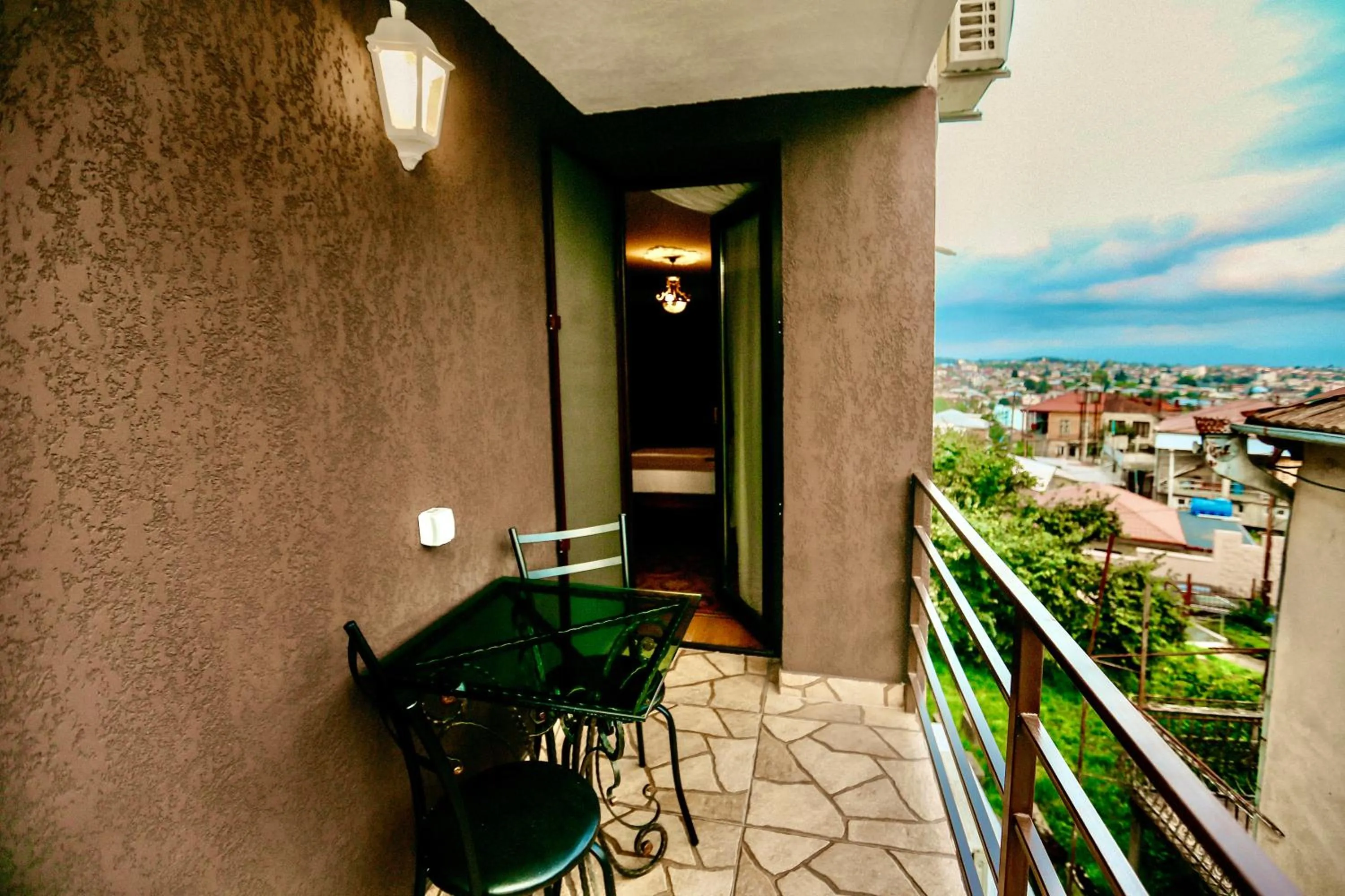 Bird's eye view in Hotel History