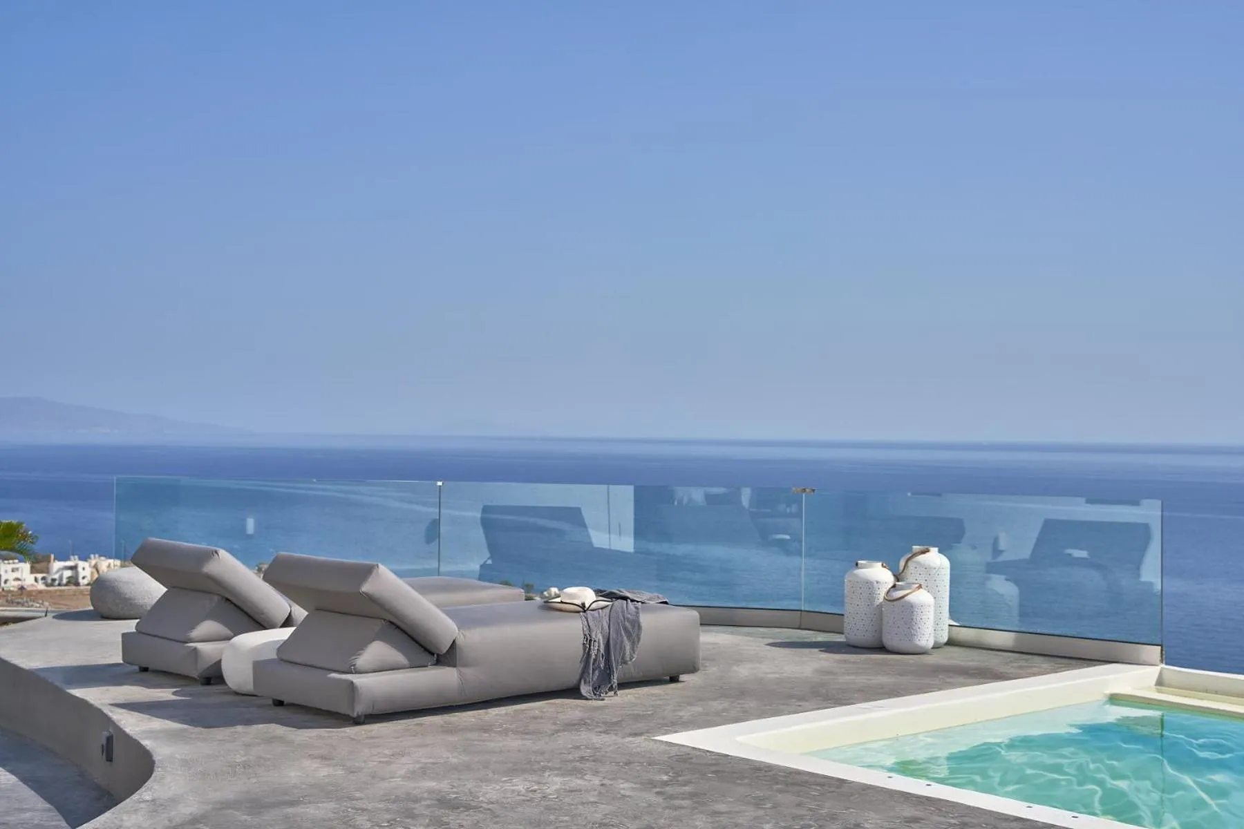 Patio in Topos Exclusive Santorini