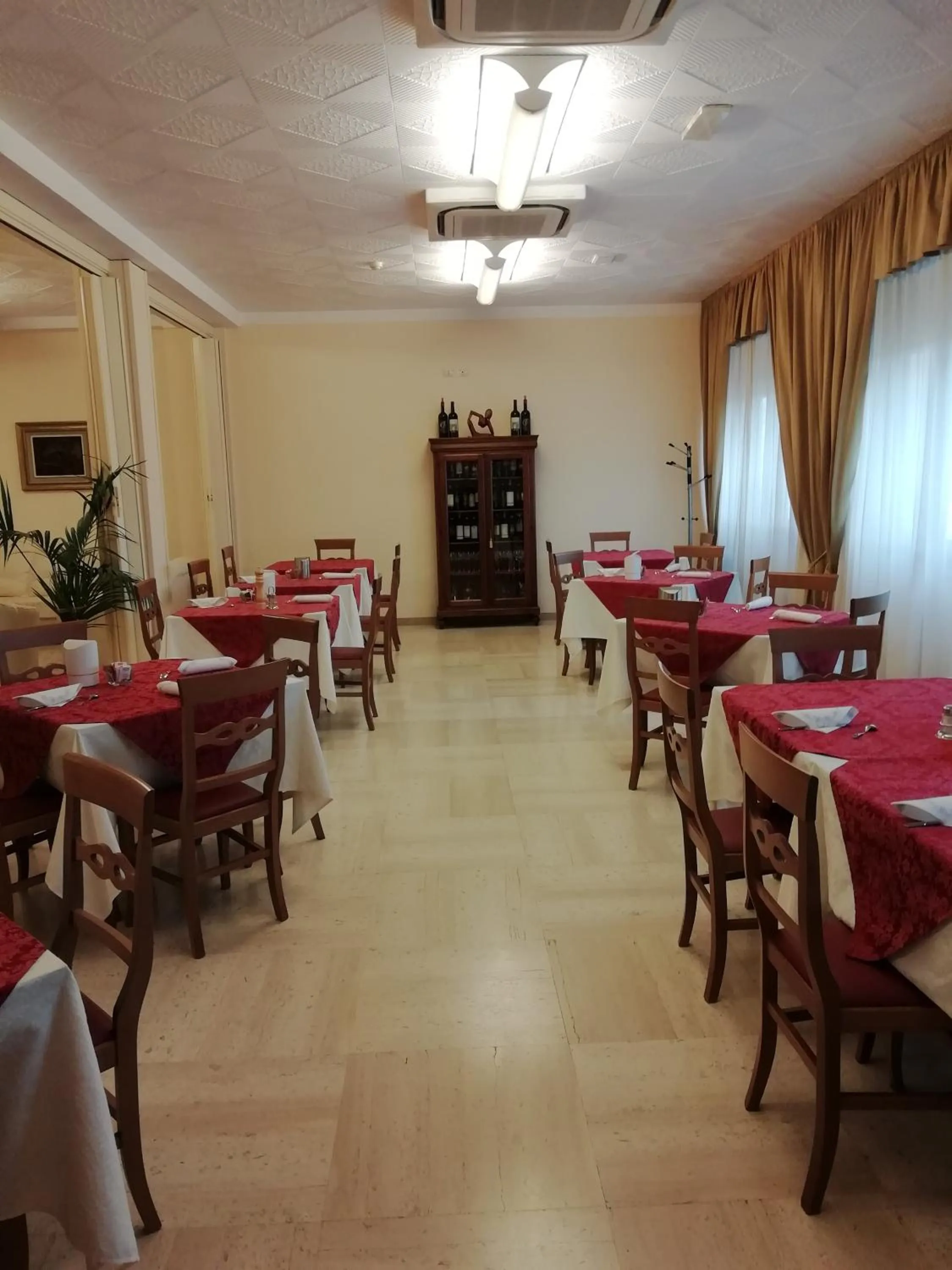 Banquet/Function facilities in Villa Hotel Del Sole