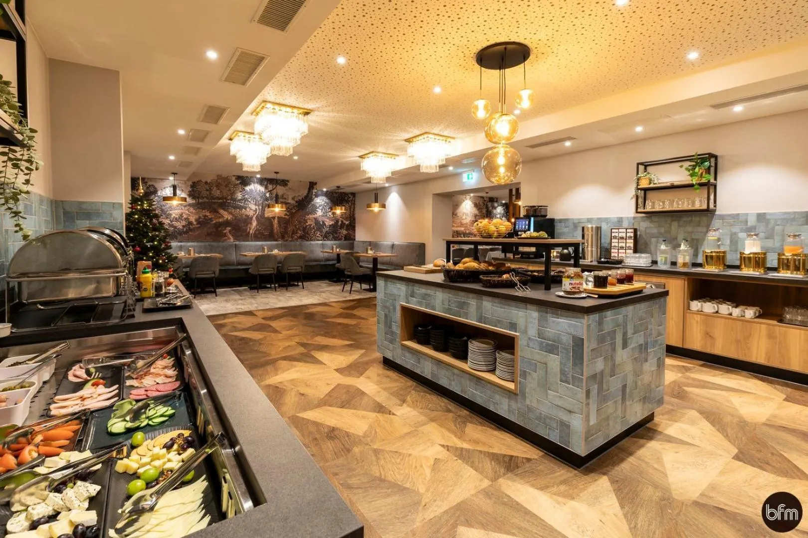 Buffet breakfast in Dom-Hotel