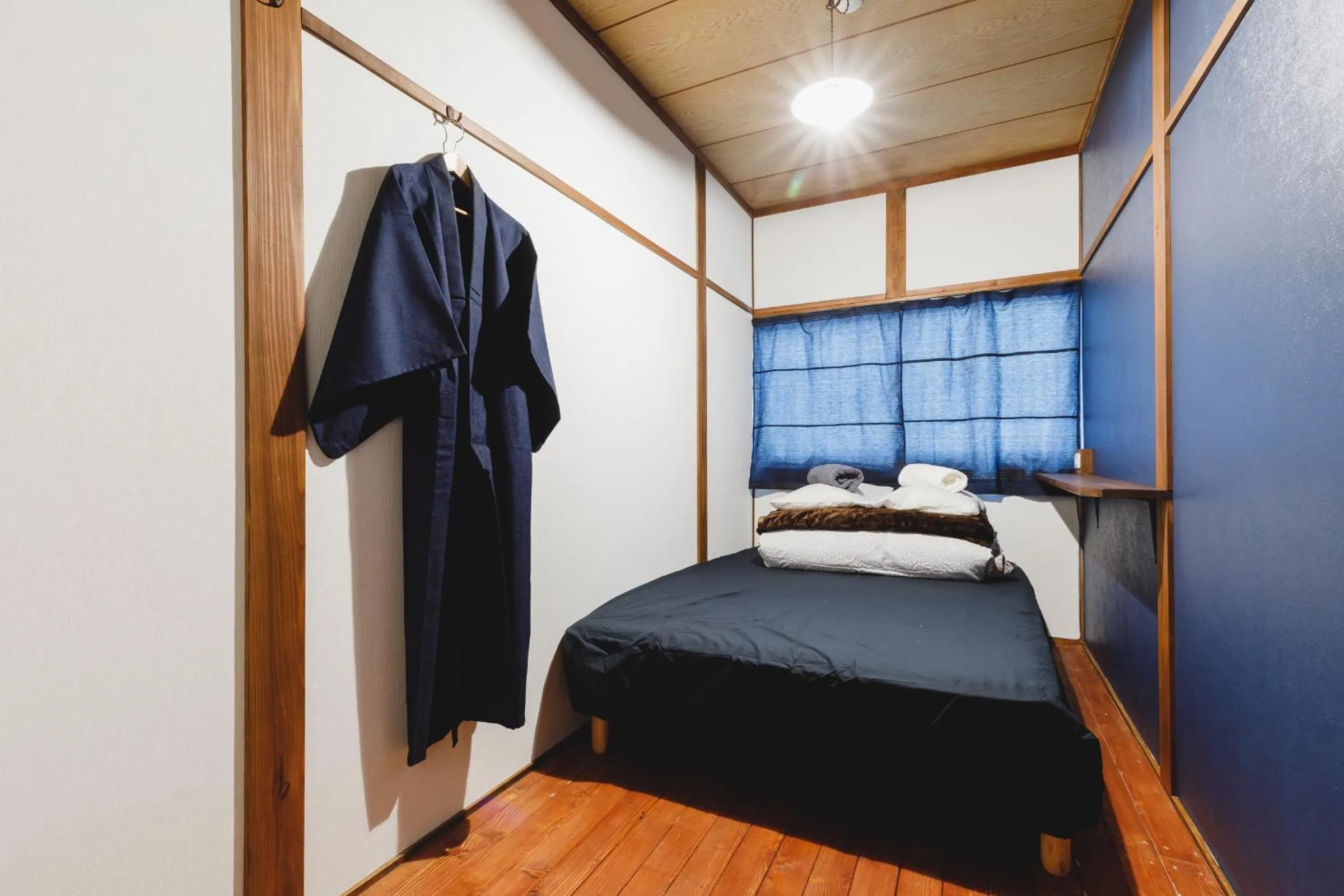 Photo of the whole room, Bed in Couch Potato Hostel