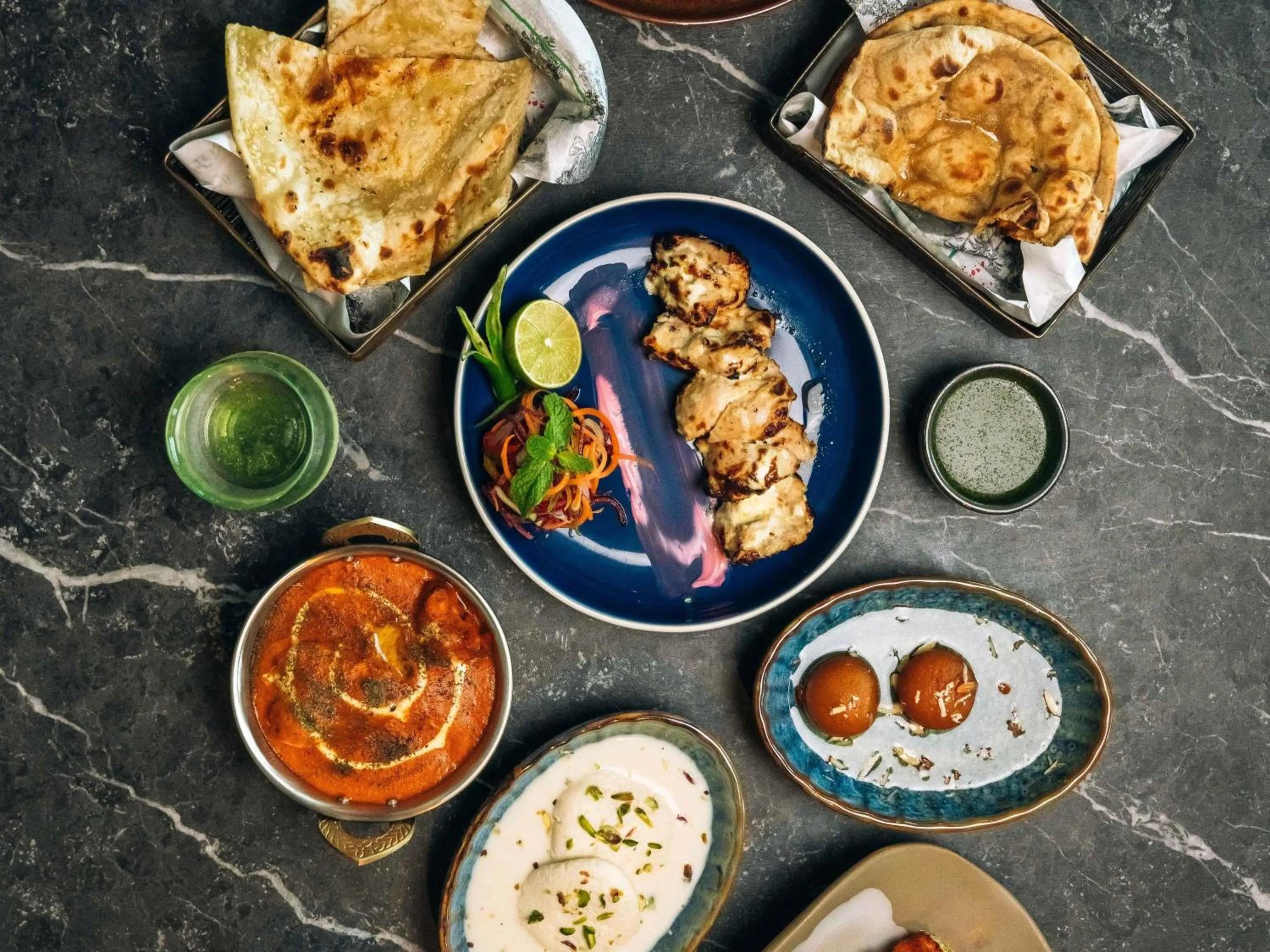 Restaurant/places to eat in Mövenpick Hotel Jumeirah Lakes Towers Dubai