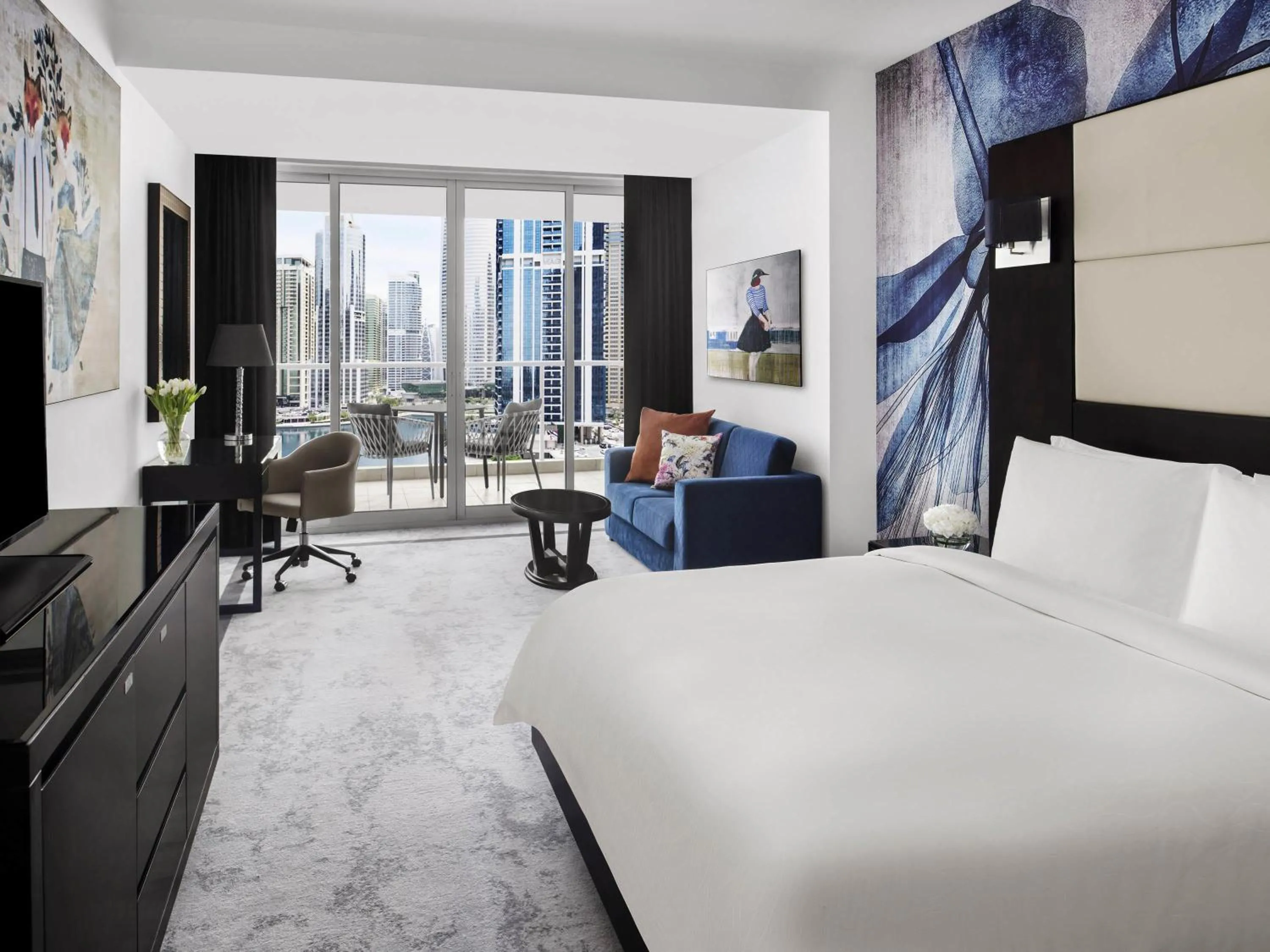 Property building, Bed in Mövenpick Hotel Jumeirah Lakes Towers Dubai