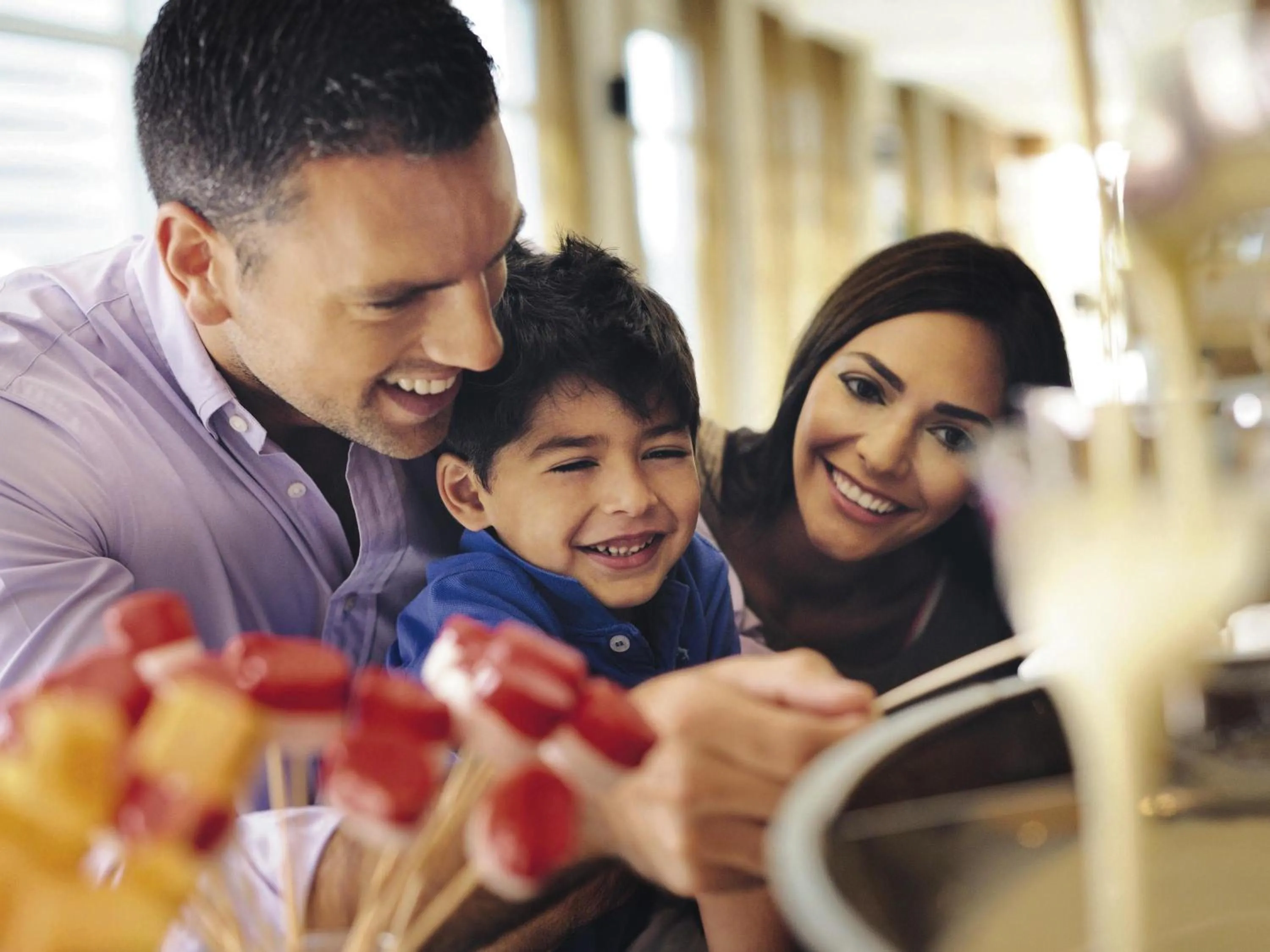 Restaurant/places to eat in Mövenpick Hotel Jumeirah Lakes Towers Dubai