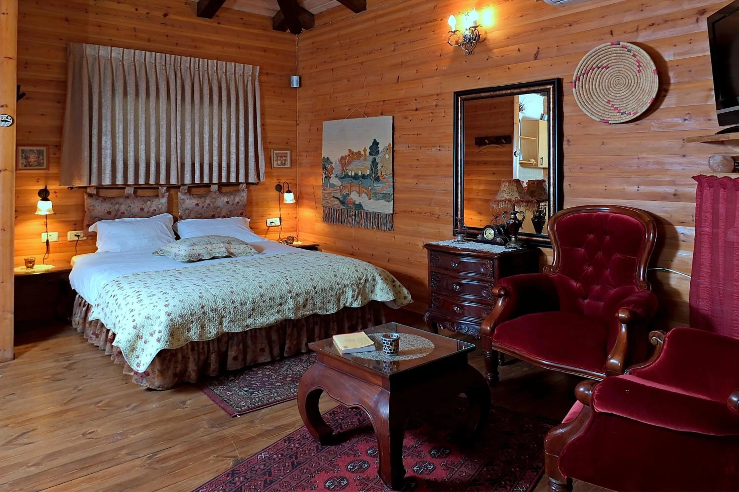 Bed in Miki's Rosh Pinna