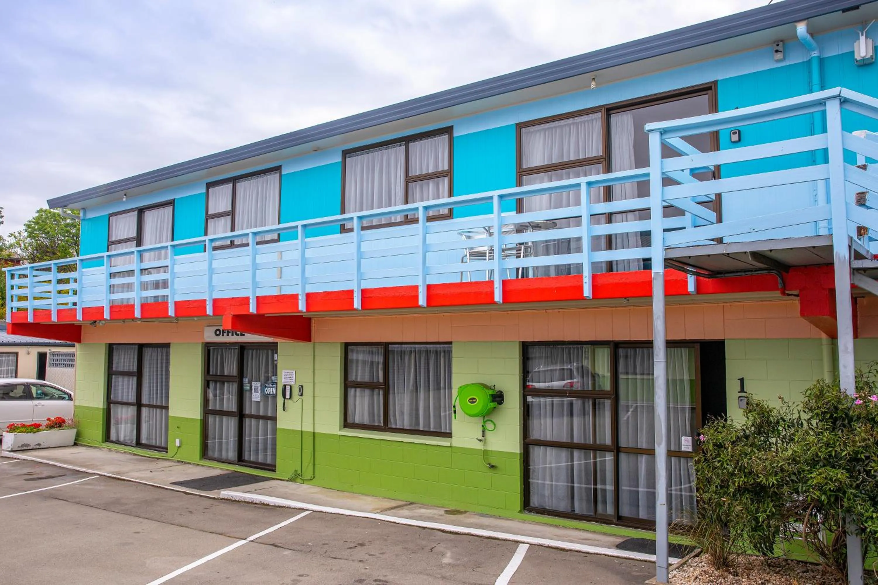 Facade/entrance in Fitzgerald on King