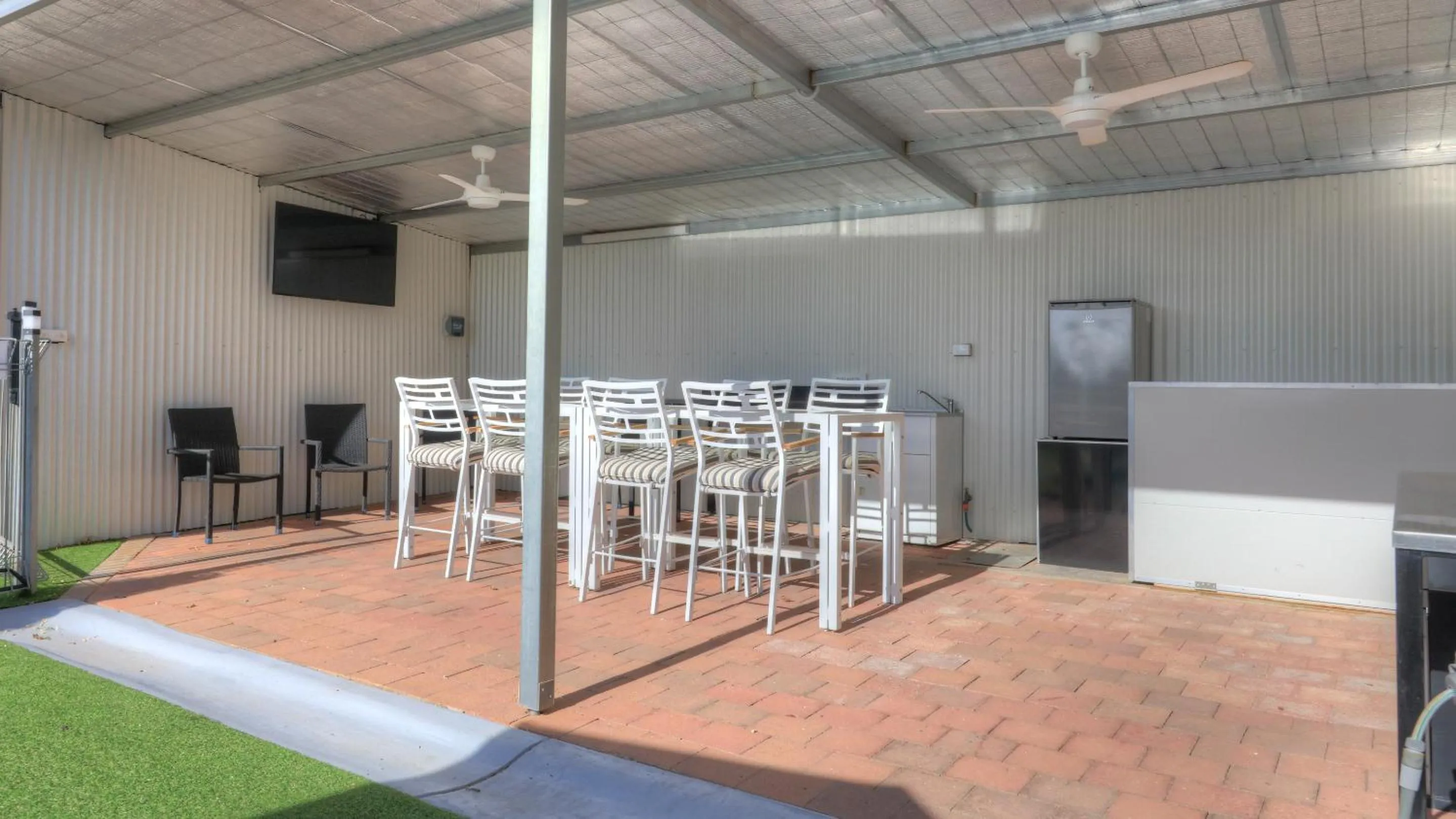 BBQ facilities in Paruna Motel