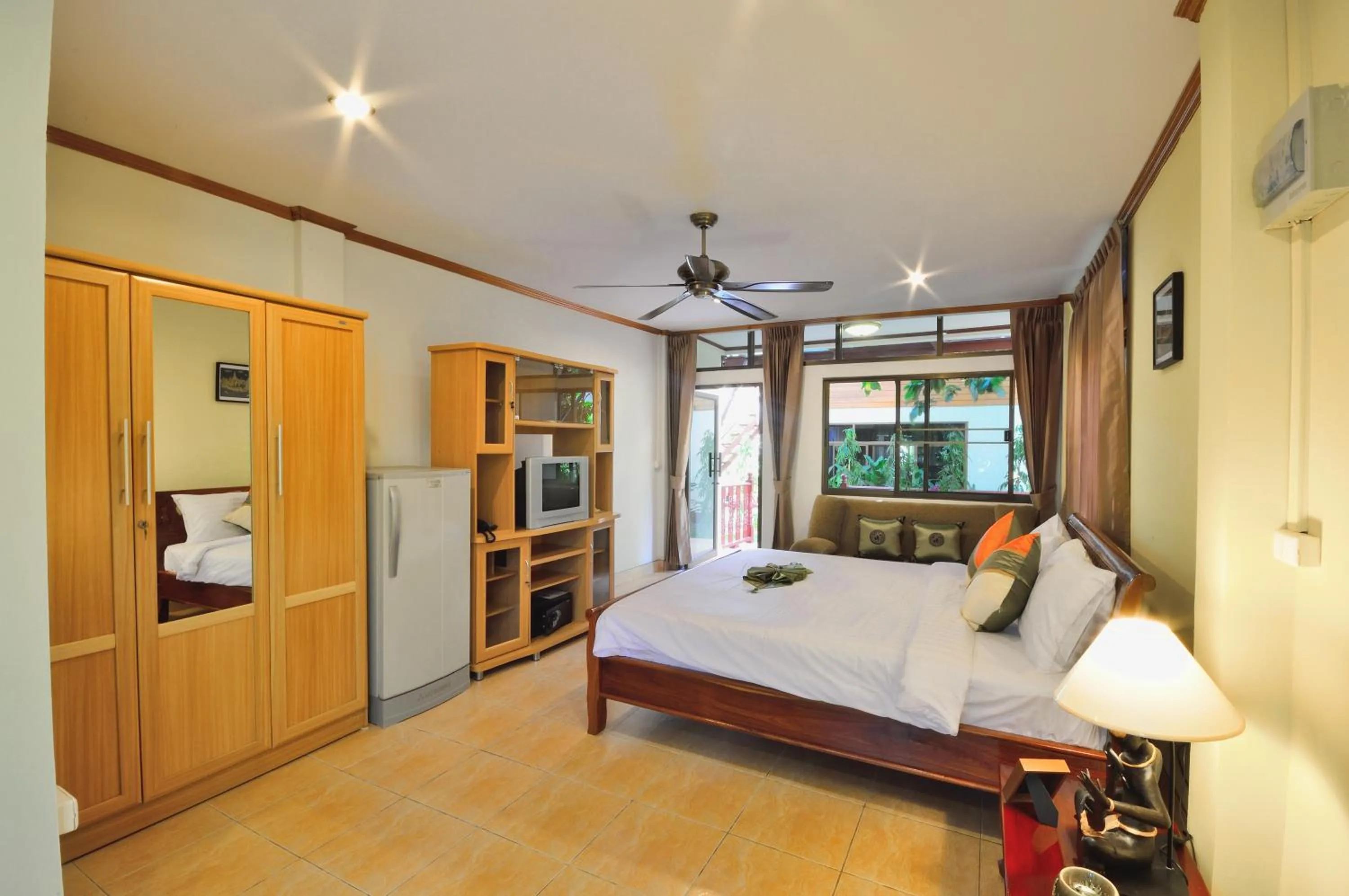 Bed in Avila Resort Pattaya