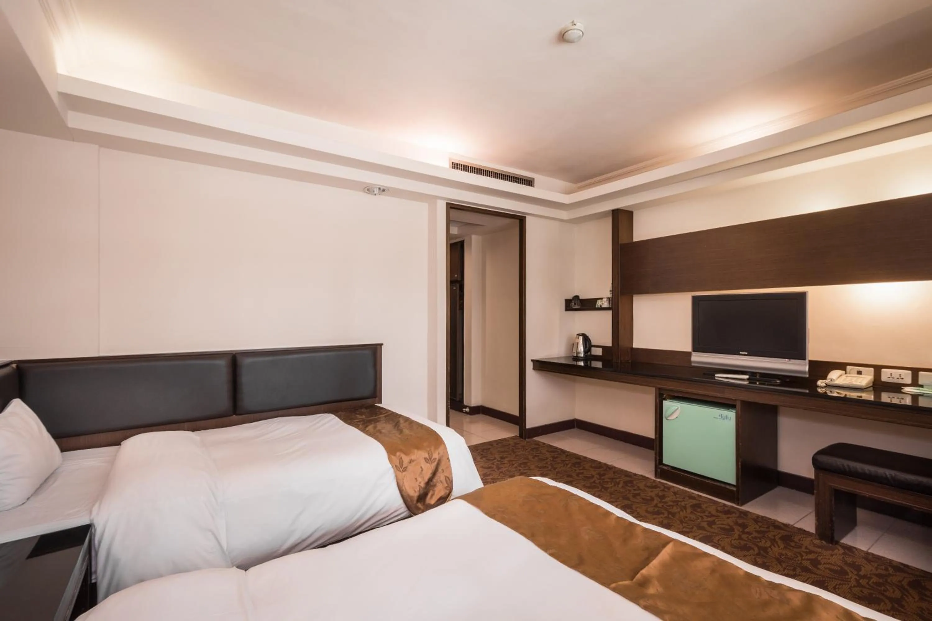 TV and multimedia, Bed in The Enterpriser Hotel