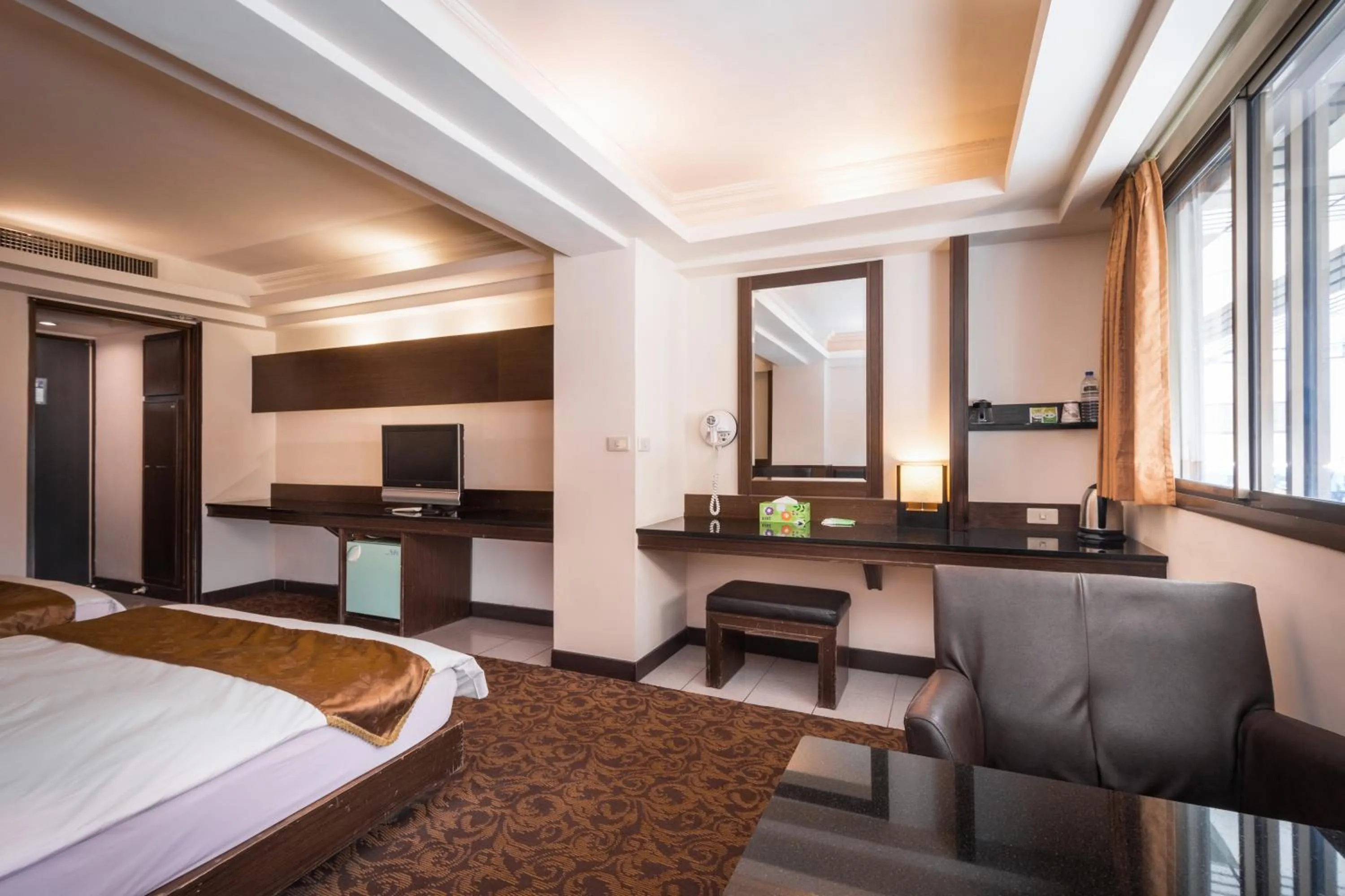 TV and multimedia, Bed in The Enterpriser Hotel