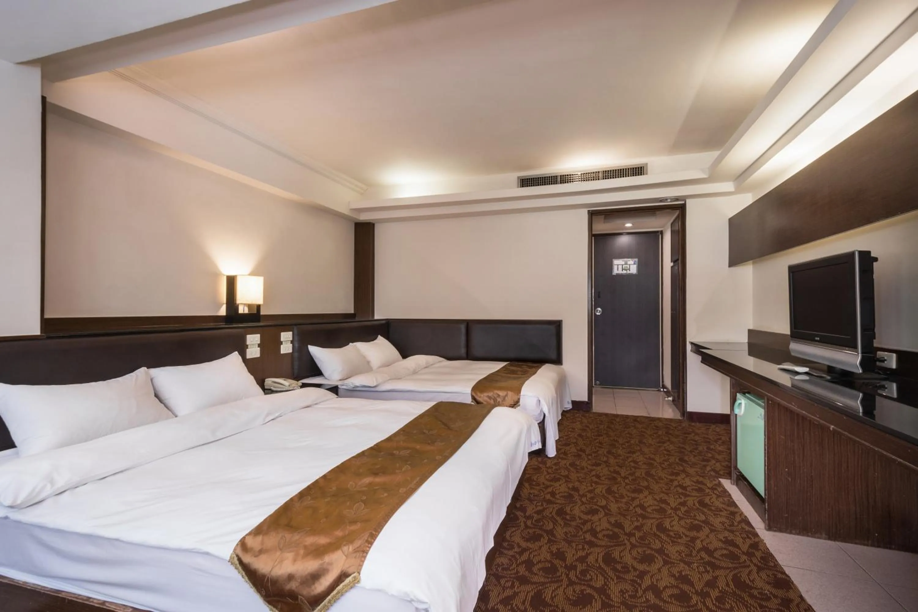 TV and multimedia, Bed in The Enterpriser Hotel